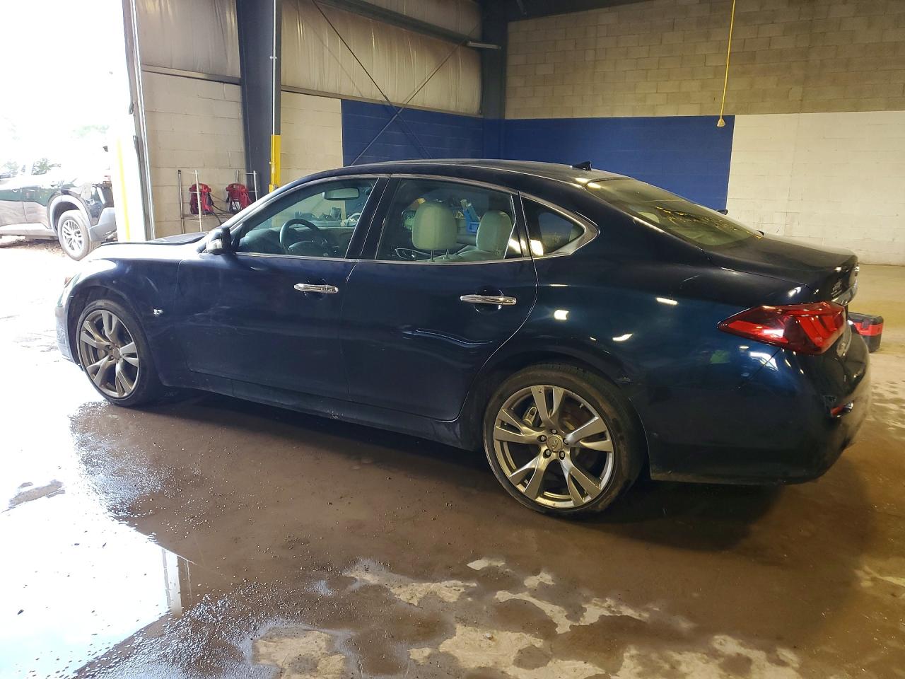 2015 Infiniti Q70 3.7 Blue vin: JN1BY1AR3FM562760