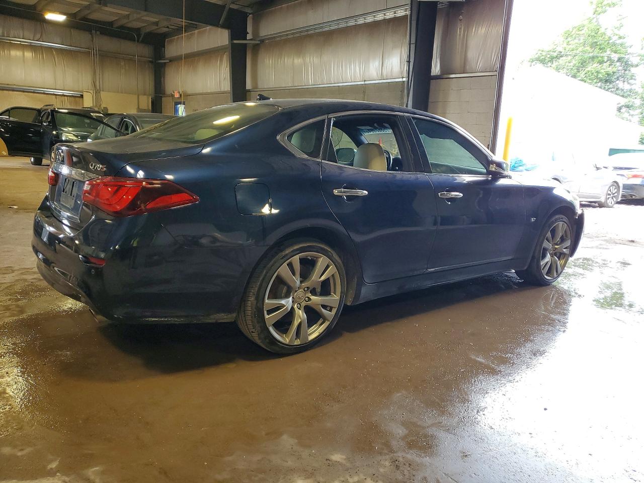 2015 Infiniti Q70 3.7 Blue vin: JN1BY1AR3FM562760