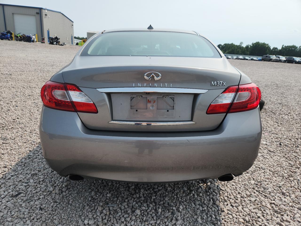 2011 Infiniti M37 X Silver vin: JN1BY1AR4BM376090
