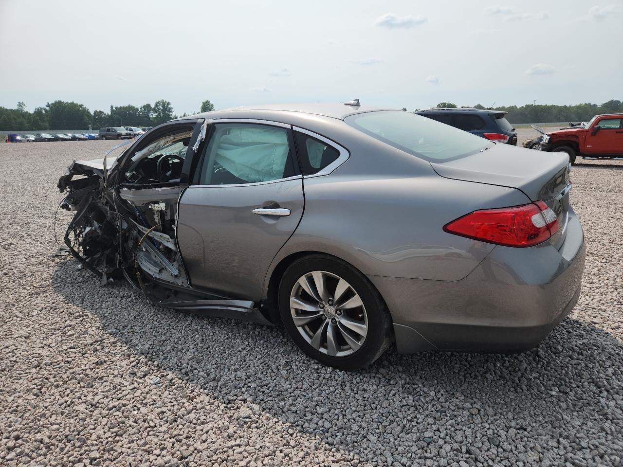 2011 Infiniti M37 X Silver vin: JN1BY1AR4BM376090