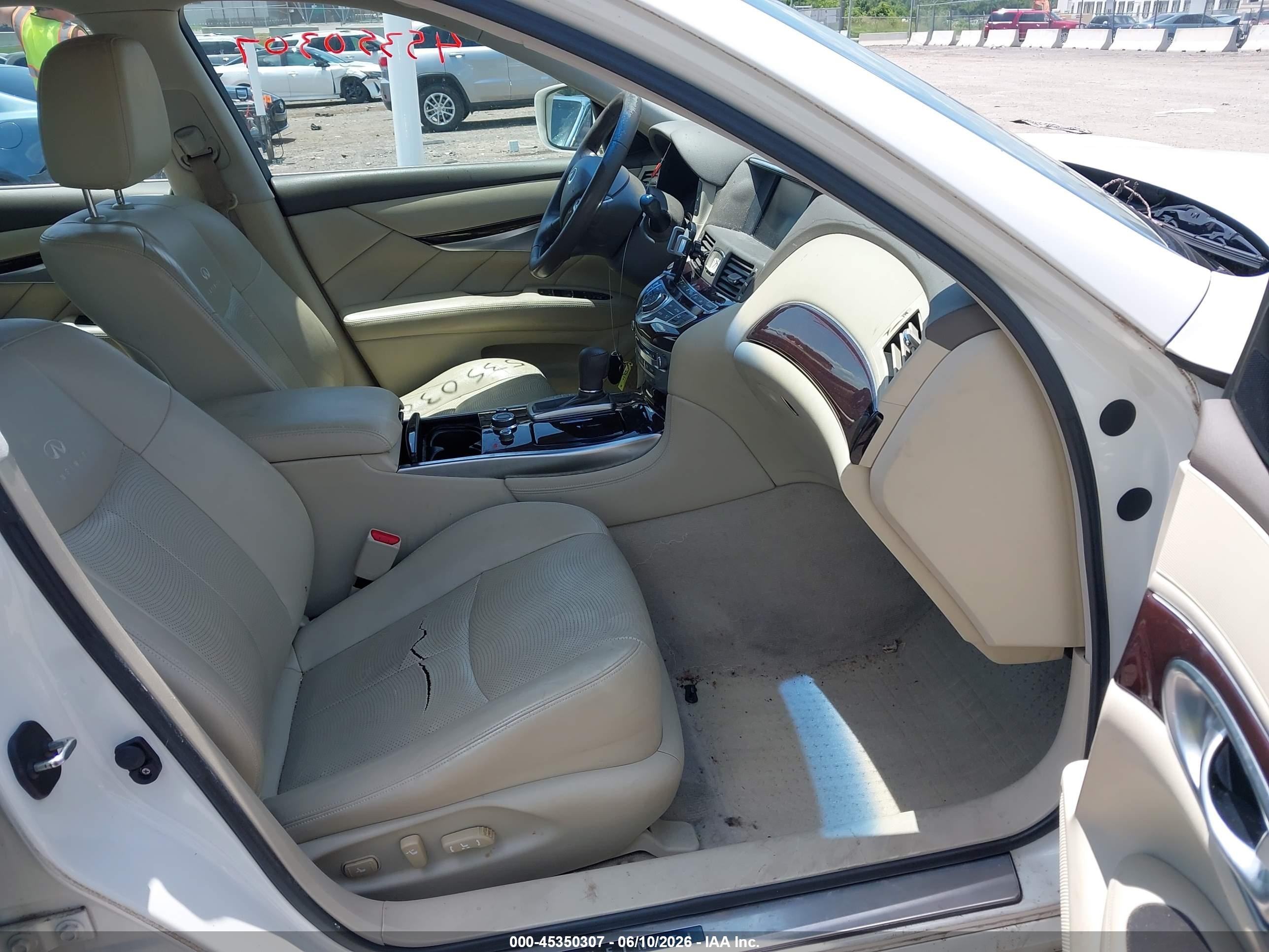2012 Infiniti M37x   White vin: JN1BY1AR4CM390749