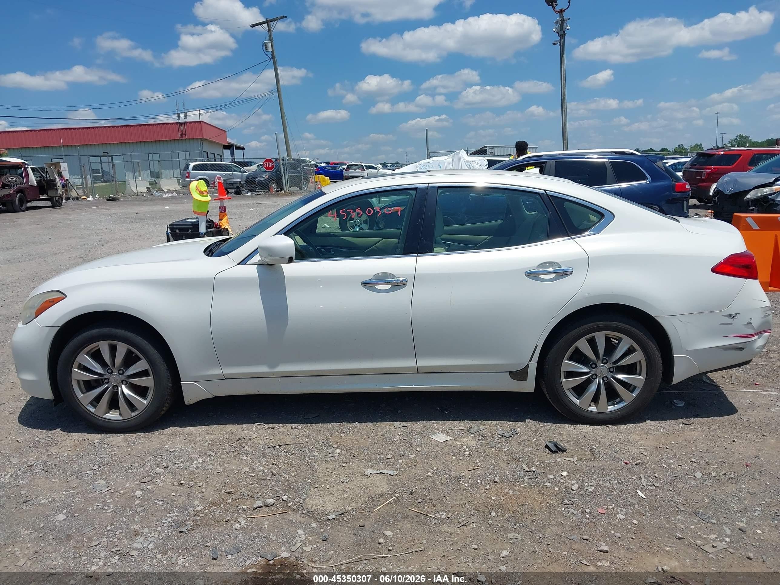 2012 Infiniti M37x   White vin: JN1BY1AR4CM390749