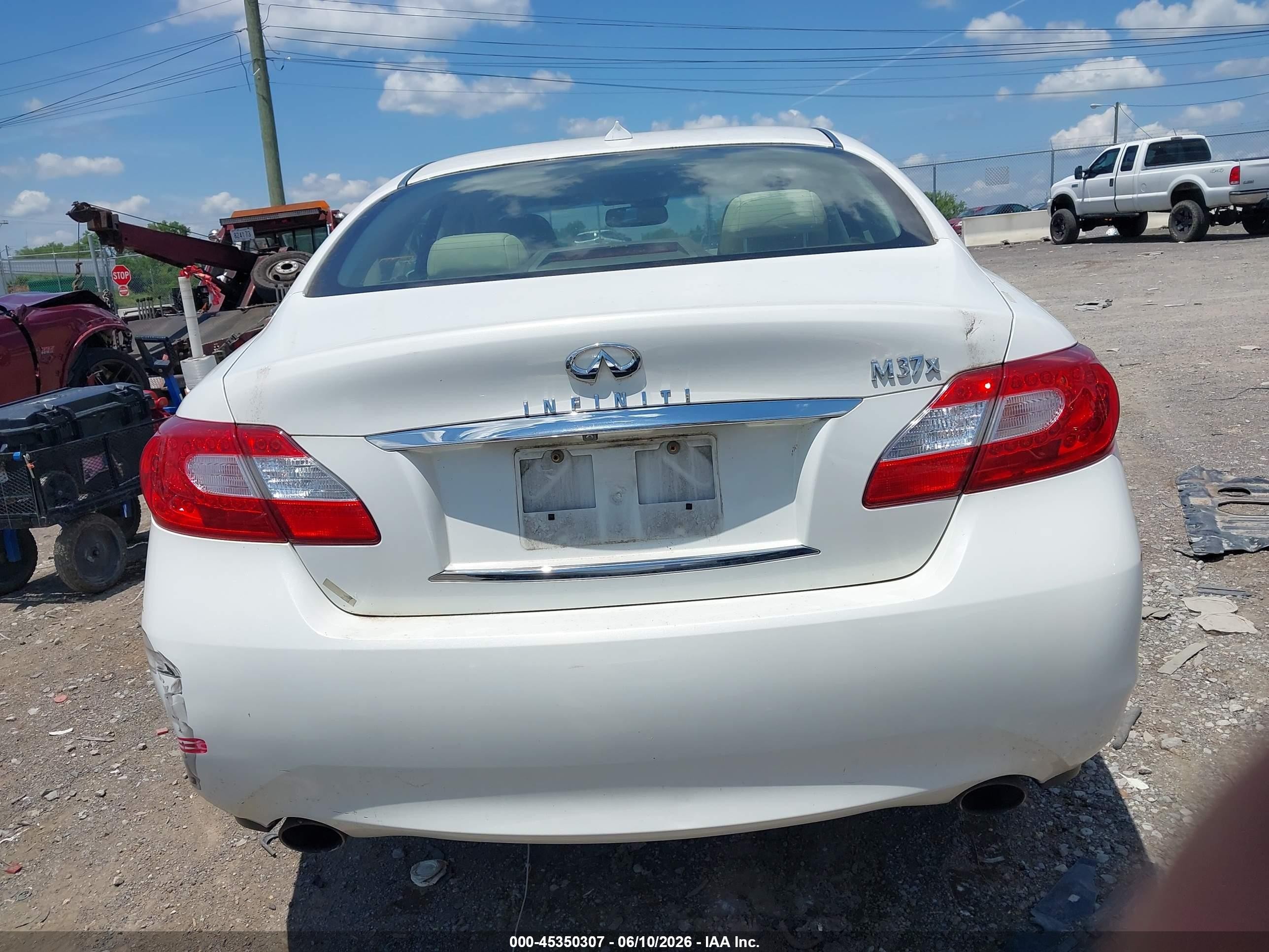 2012 Infiniti M37x   White vin: JN1BY1AR4CM390749