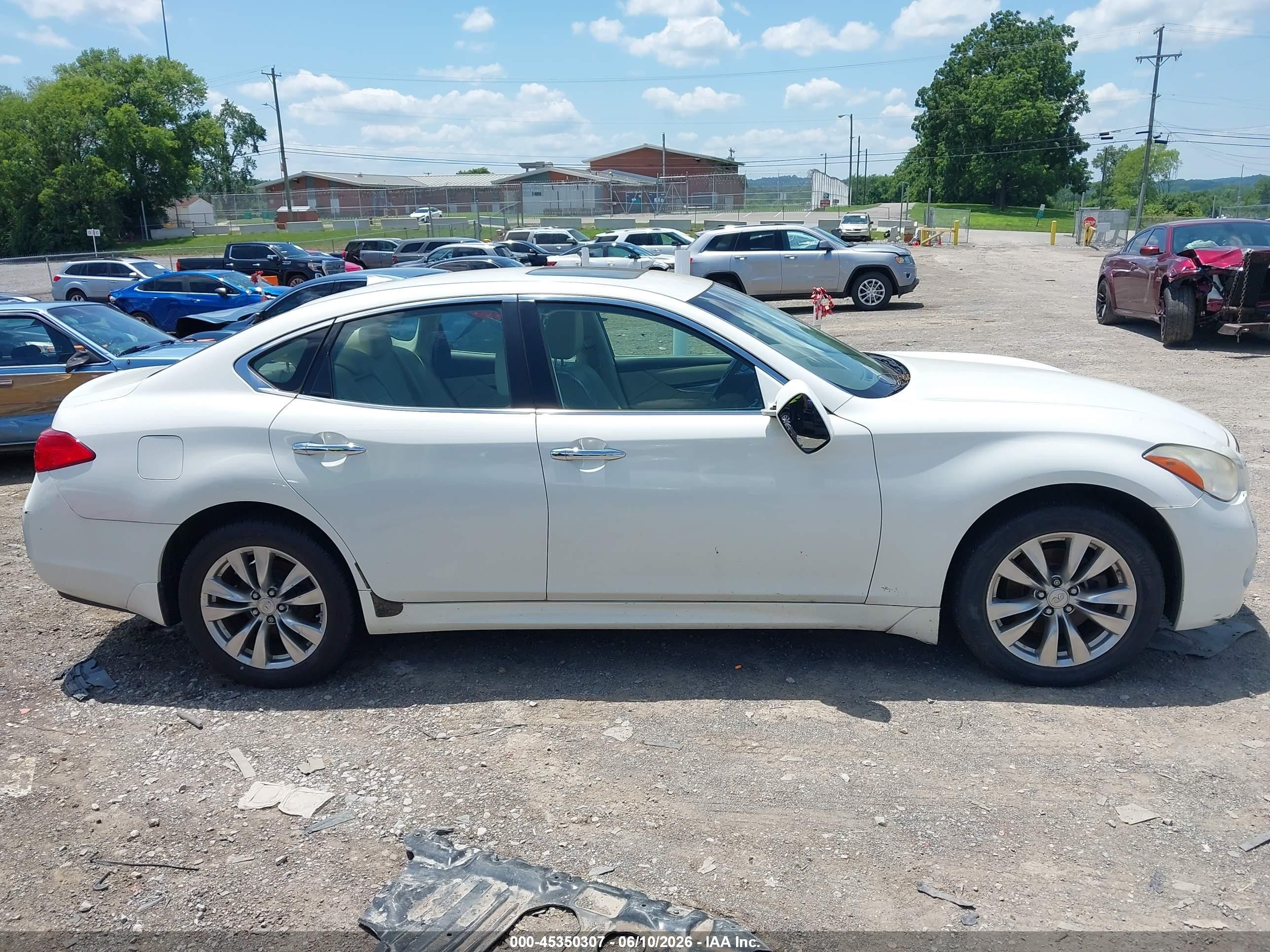 2012 Infiniti M37x   White vin: JN1BY1AR4CM390749