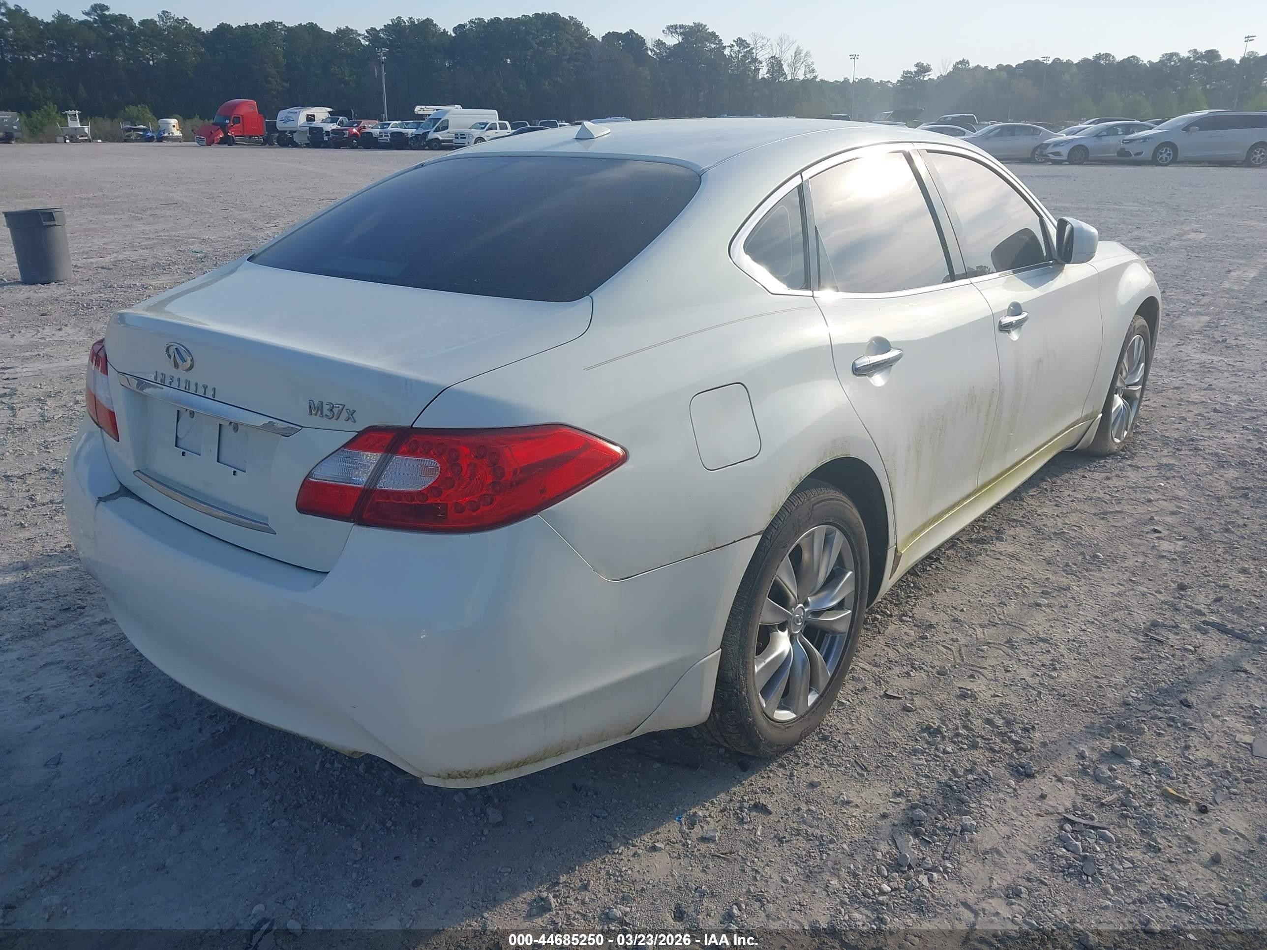2012 Infiniti M37x   White vin: JN1BY1AR4CM393795