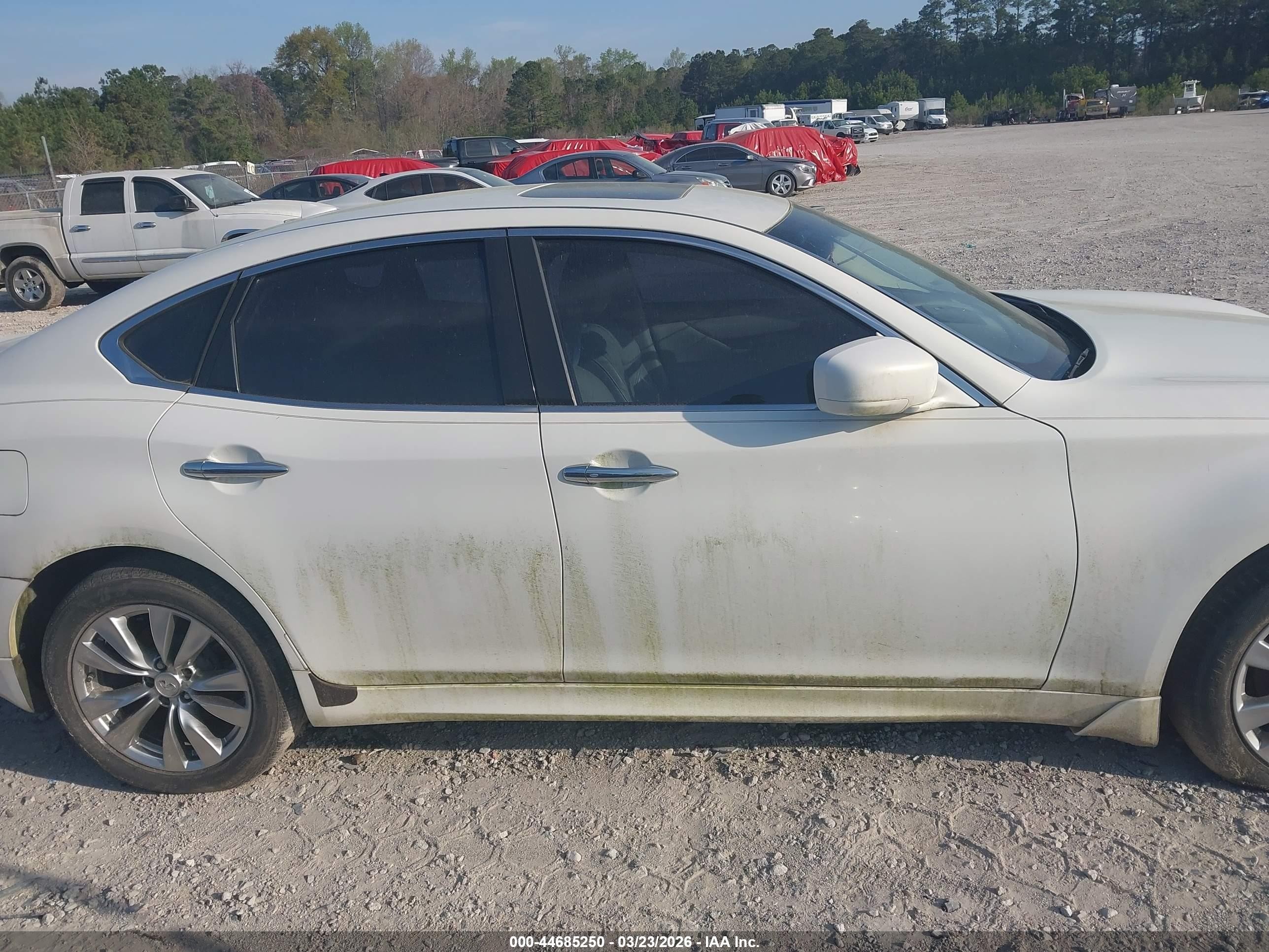 2012 Infiniti M37x   White vin: JN1BY1AR4CM393795