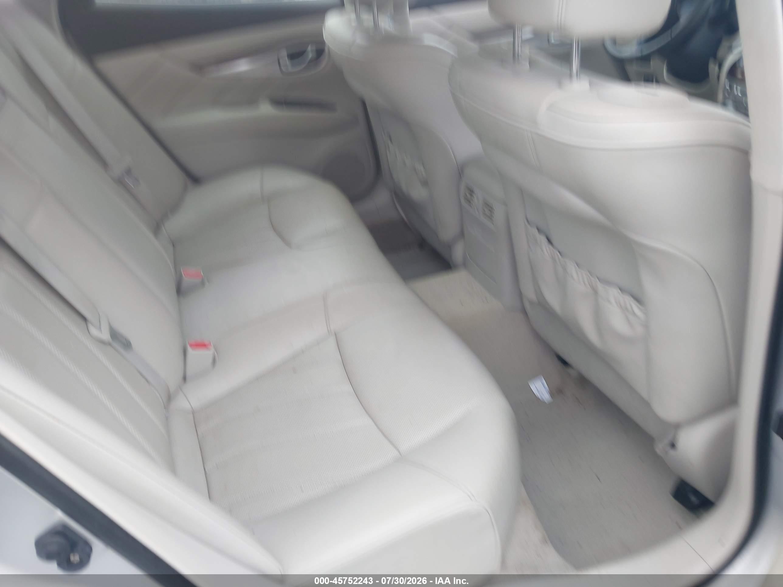 2012 Infiniti M37x   Серебряный vin: JN1BY1AR4CM394039