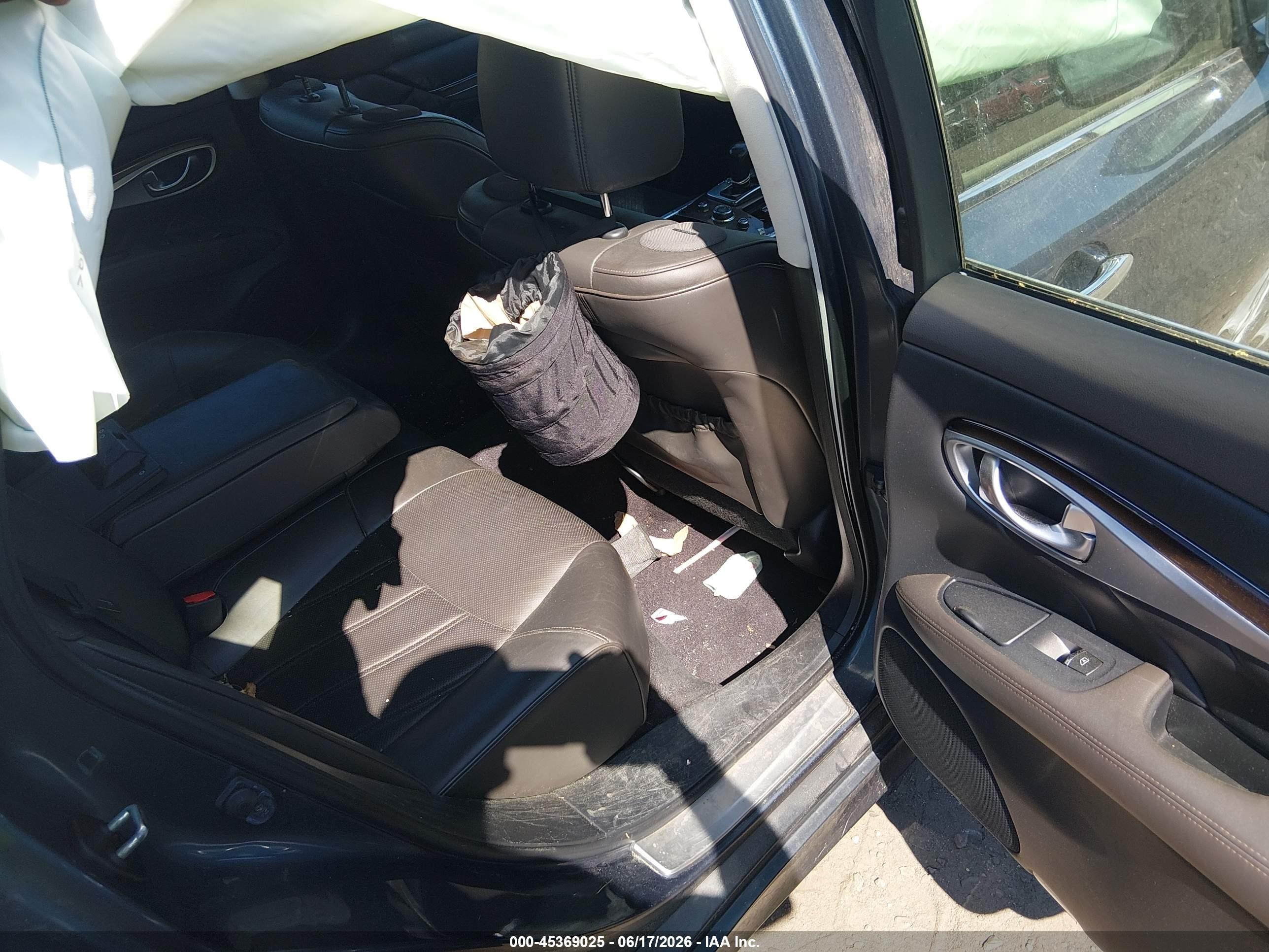 2012 Infiniti M37x   Blue vin: JN1BY1AR4CM394462