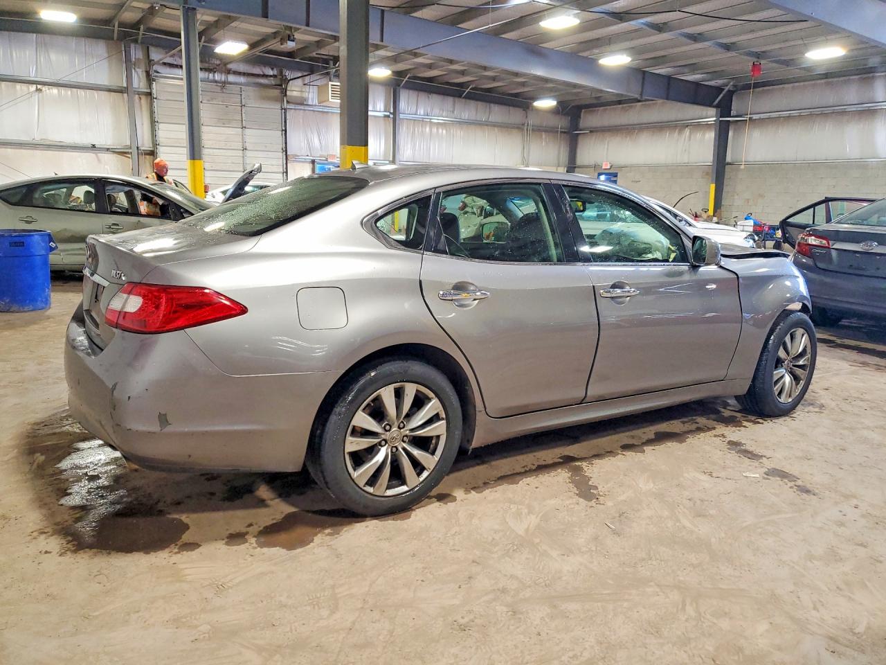 2013 Infiniti M37 X Silver vin: JN1BY1AR4DM602292