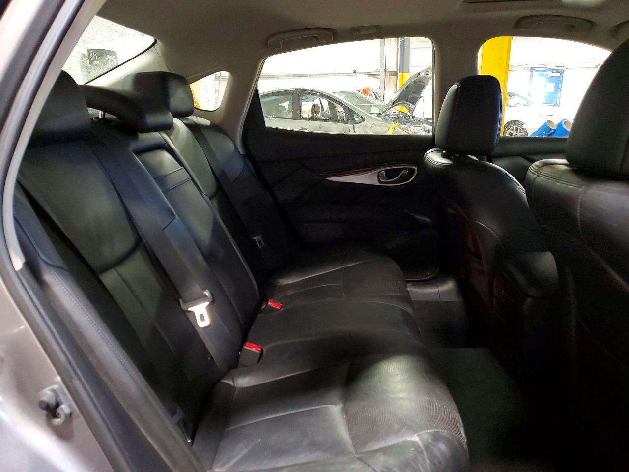 2013 Infiniti M37 X Silver vin: JN1BY1AR4DM602292