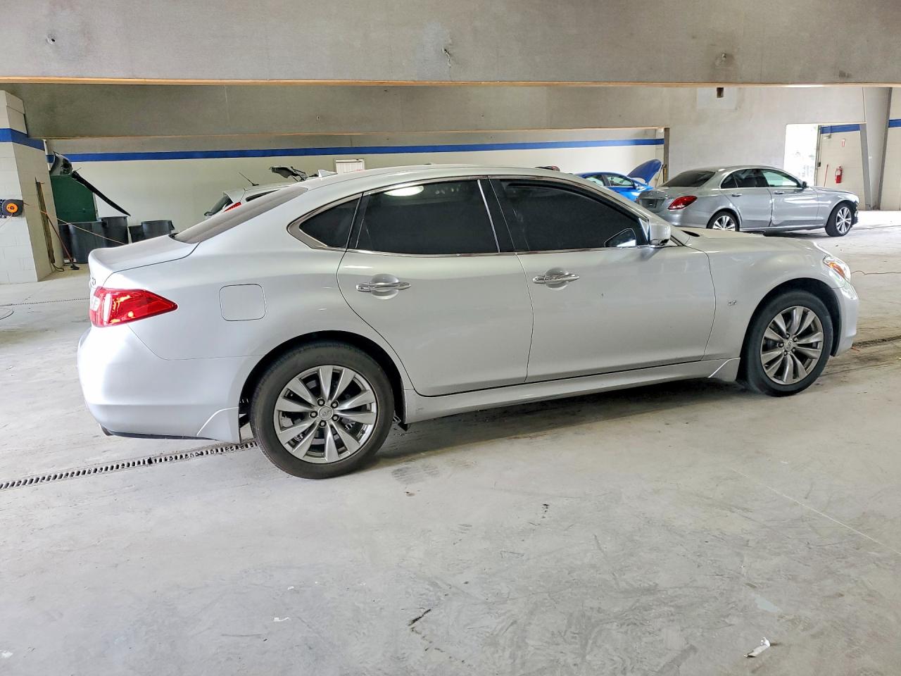 2014 Infiniti Q70 3.7 Silver vin: JN1BY1AR4EM320459