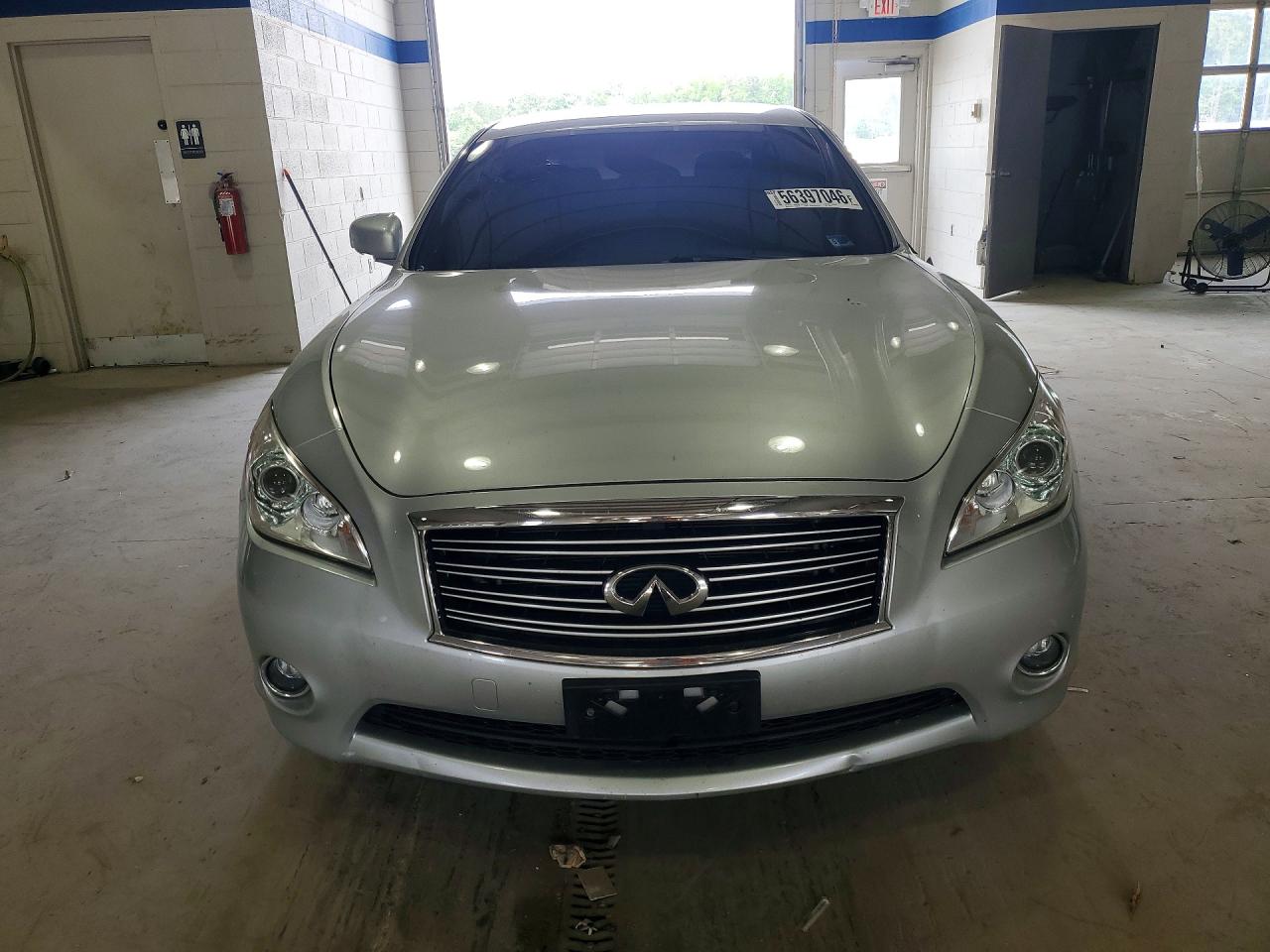 2014 Infiniti Q70 3.7 Silver vin: JN1BY1AR4EM320459