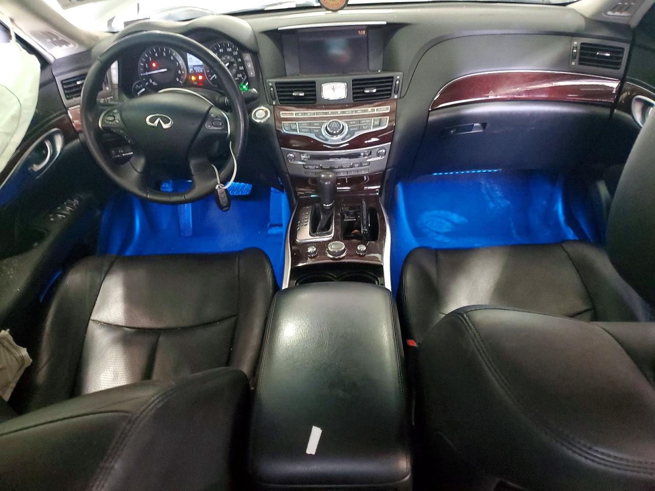 2014 Infiniti Q70 3.7 Silver vin: JN1BY1AR4EM320459