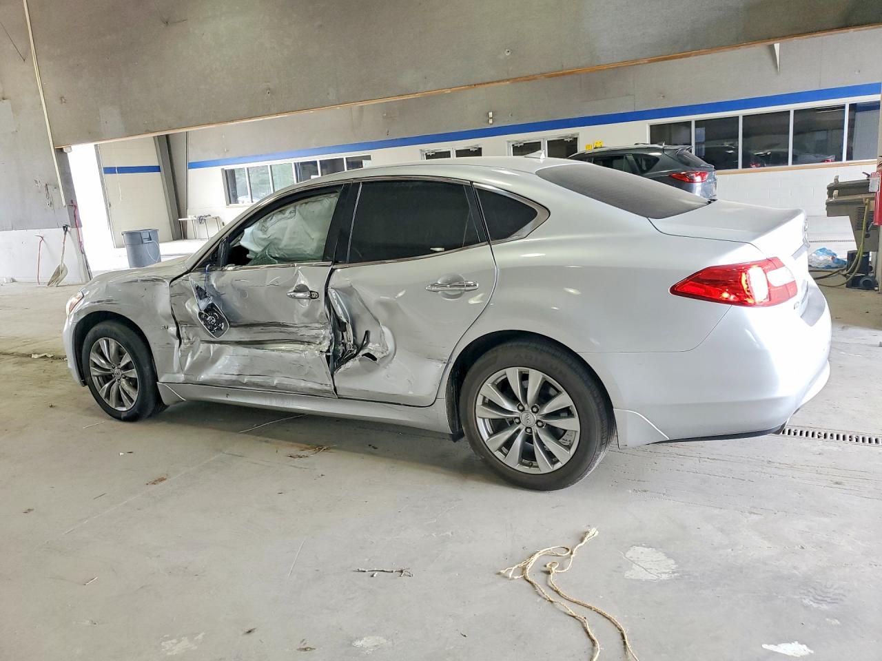 2014 Infiniti Q70 3.7 Silver vin: JN1BY1AR4EM320459