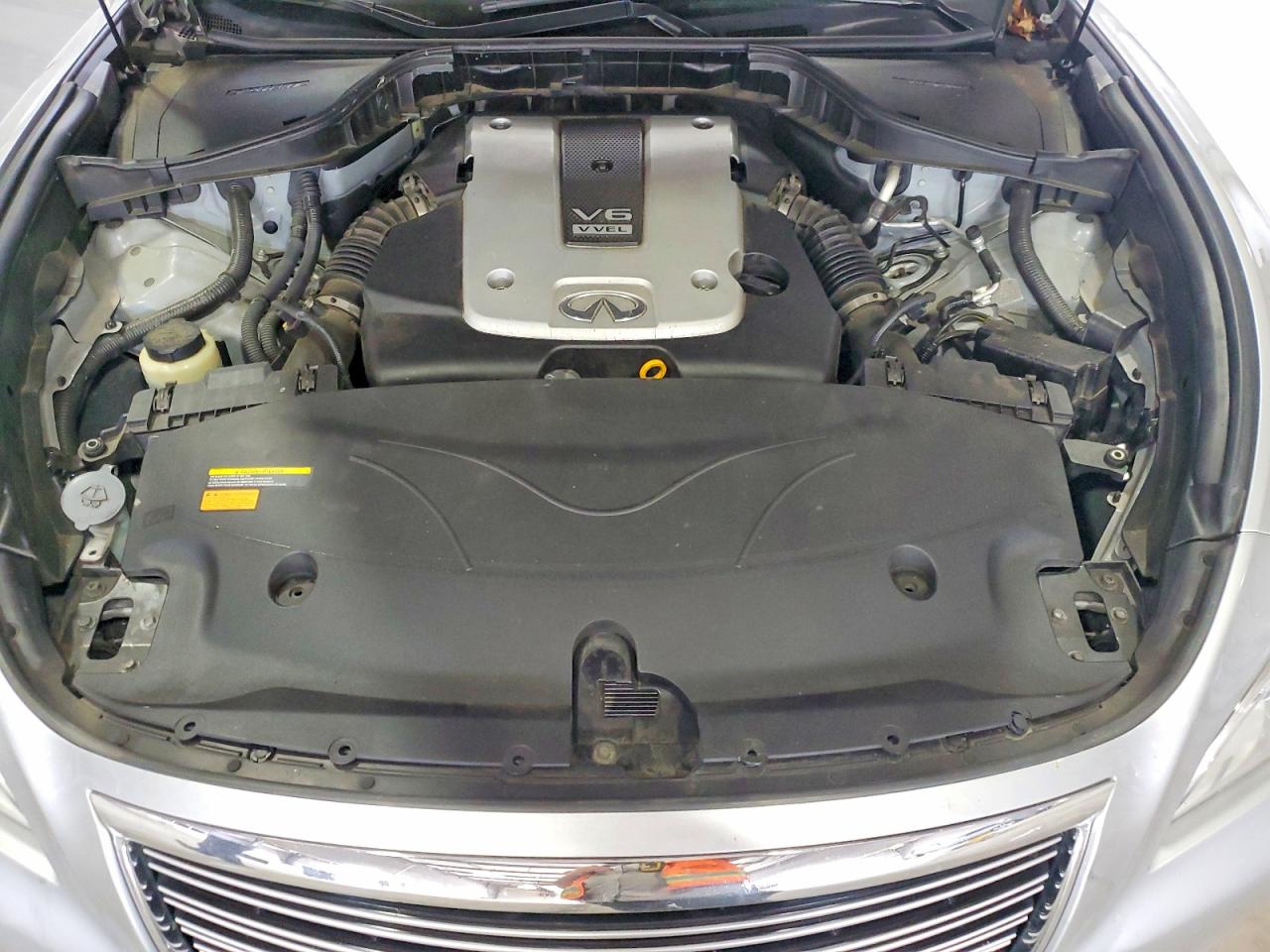 2014 Infiniti Q70 3.7 Silver vin: JN1BY1AR4EM320459