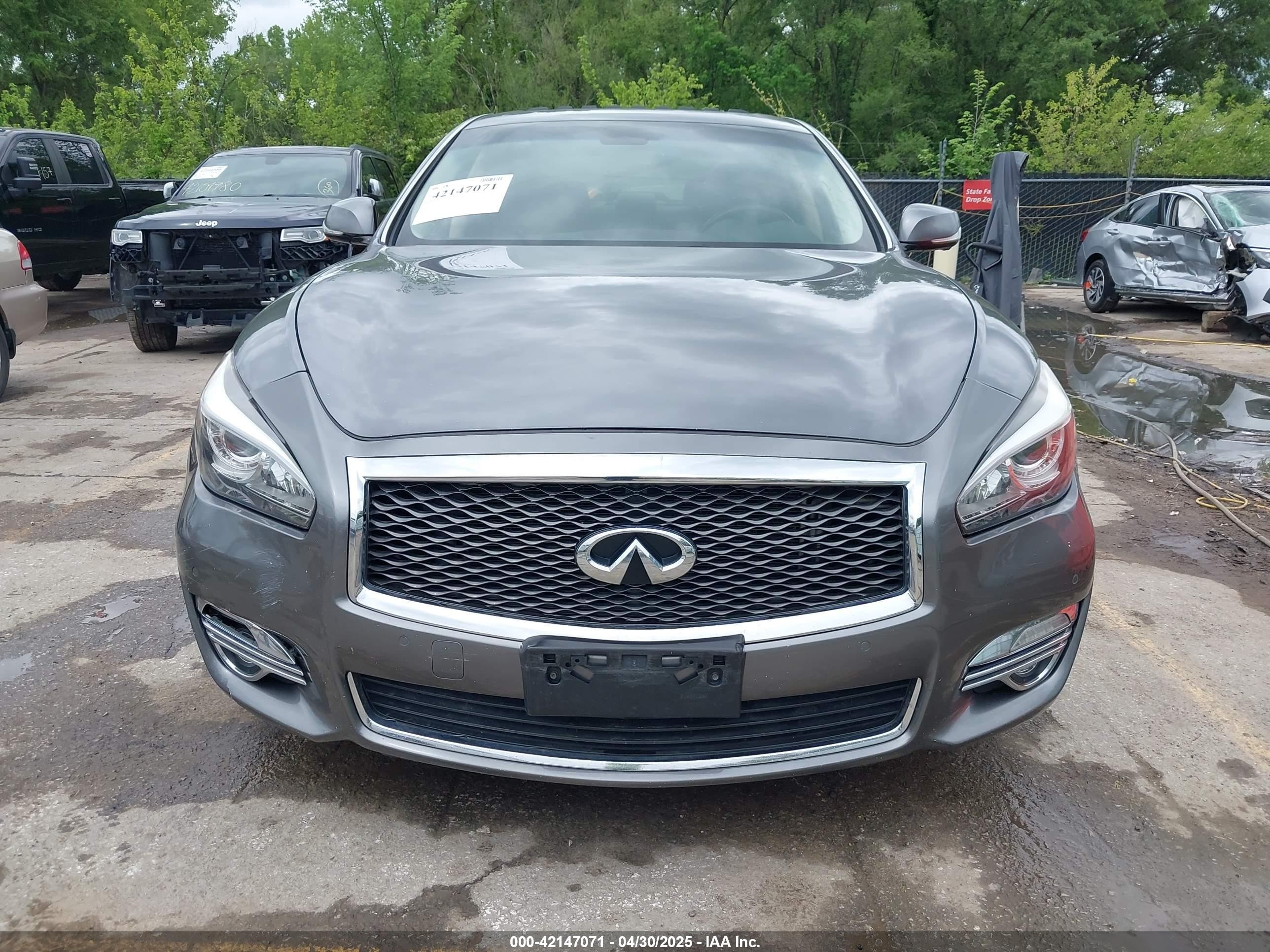 2015 Infiniti Q70 3.7x Серый vin: JN1BY1AR4FM561519