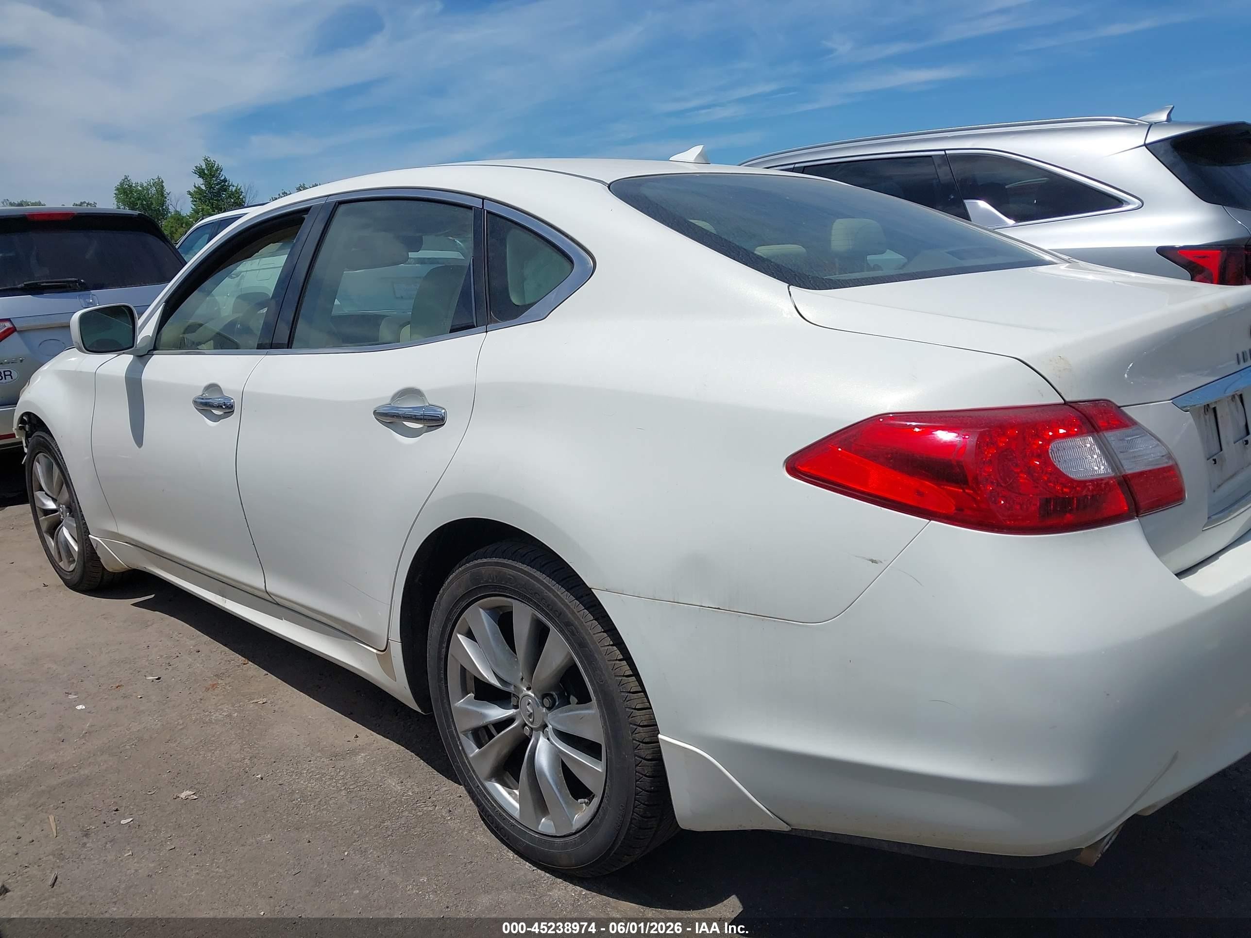 2012 Infiniti M37x   White vin: JN1BY1AR5CM394082