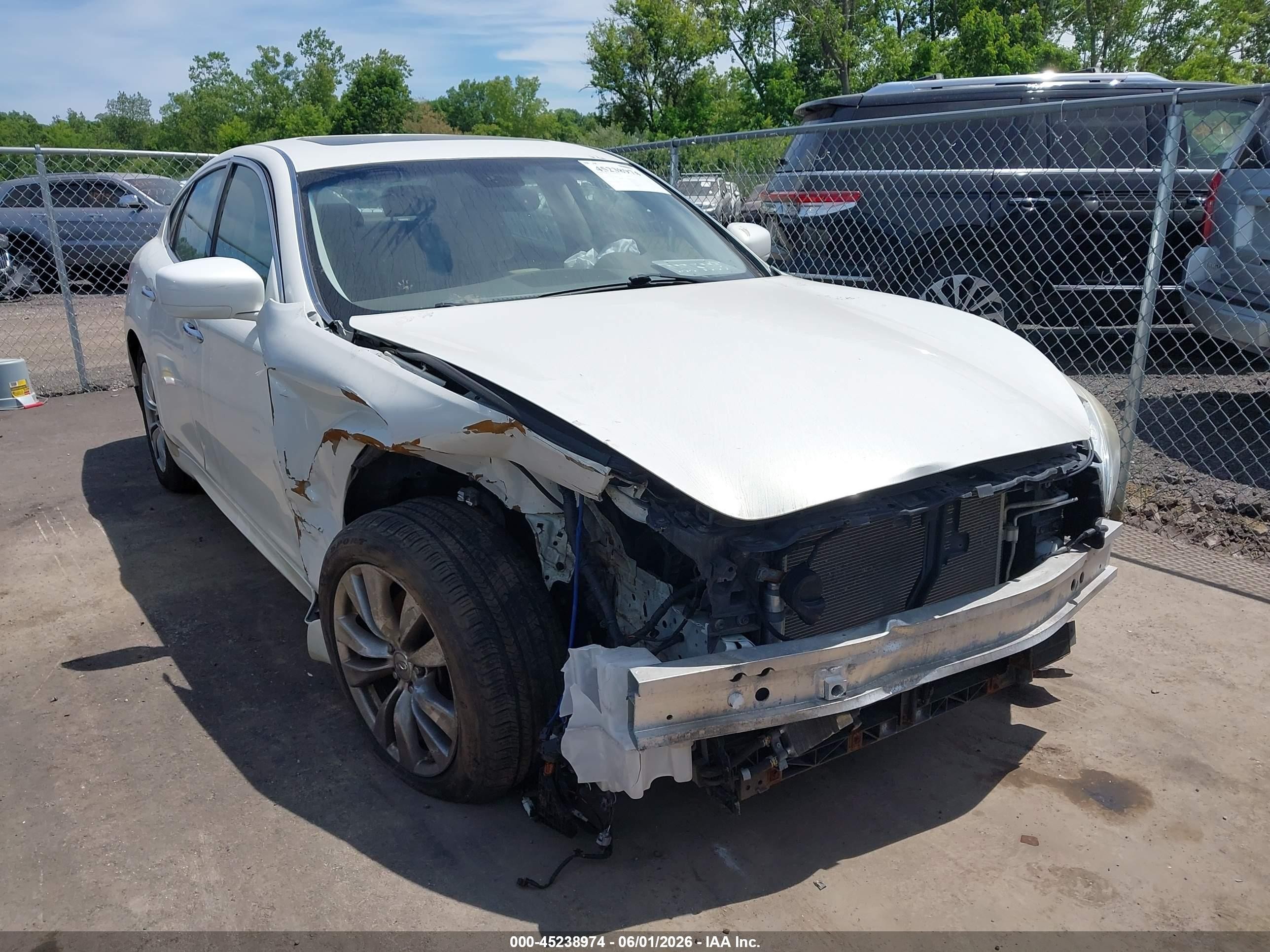 2012 Infiniti M37x   White vin: JN1BY1AR5CM394082