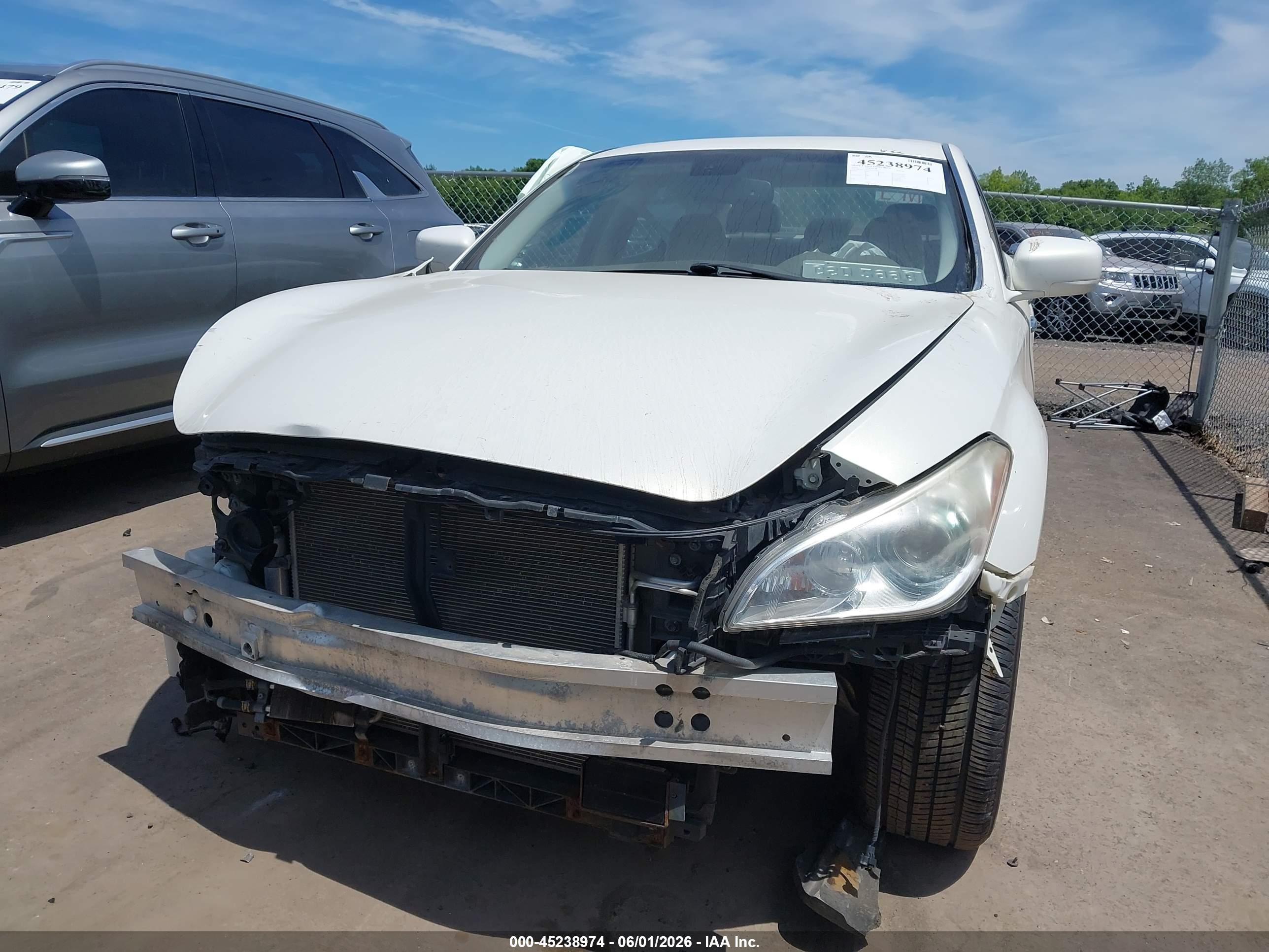 2012 Infiniti M37x   White vin: JN1BY1AR5CM394082