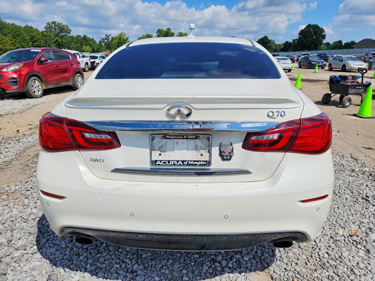 2015 Infiniti Q70 3.7 White vin: JN1BY1AR5FM560976