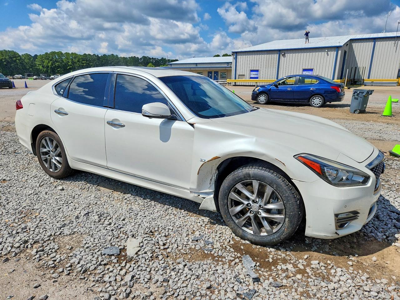 2015 Infiniti Q70 3.7 White vin: JN1BY1AR5FM560976