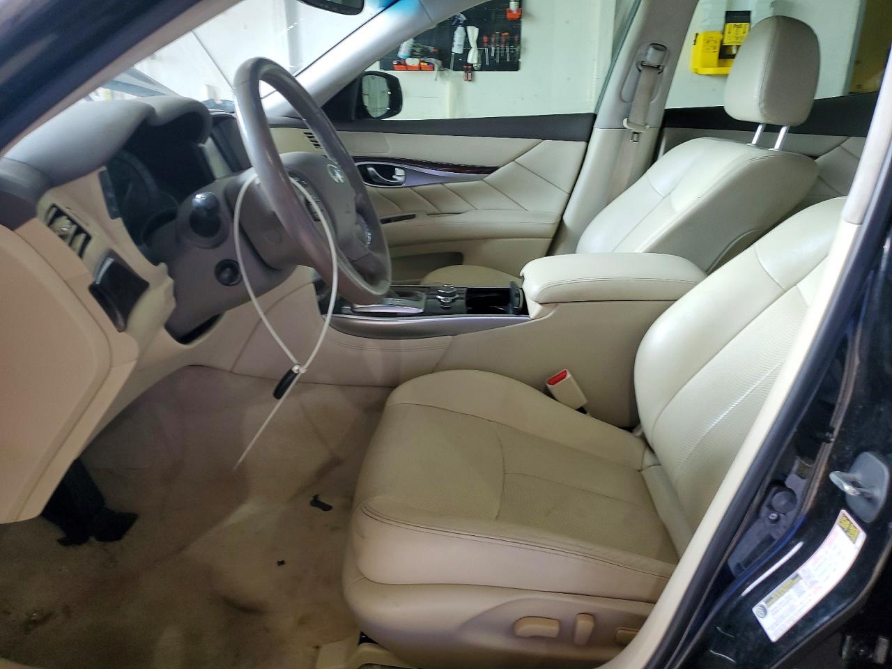 2015 Infiniti Q70 3.7 Charcoal vin: JN1BY1AR5FM561867