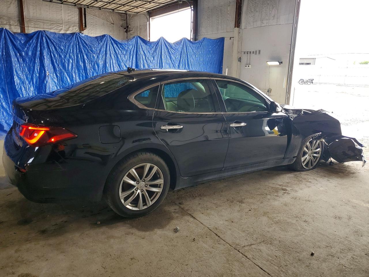 2015 Infiniti Q70 3.7 Charcoal vin: JN1BY1AR5FM561867