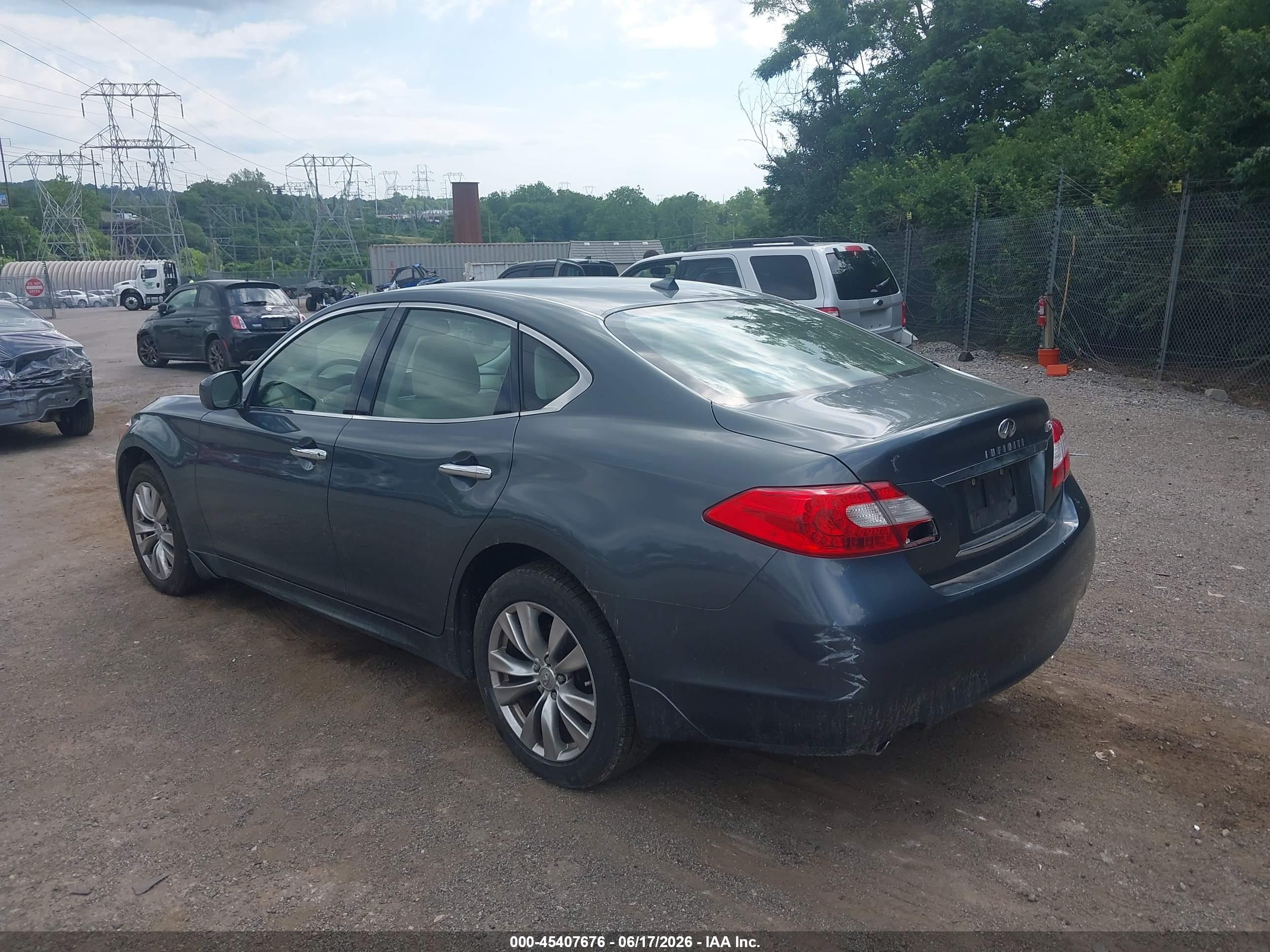 2012 Infiniti M37x   Blue vin: JN1BY1AR6CM395113