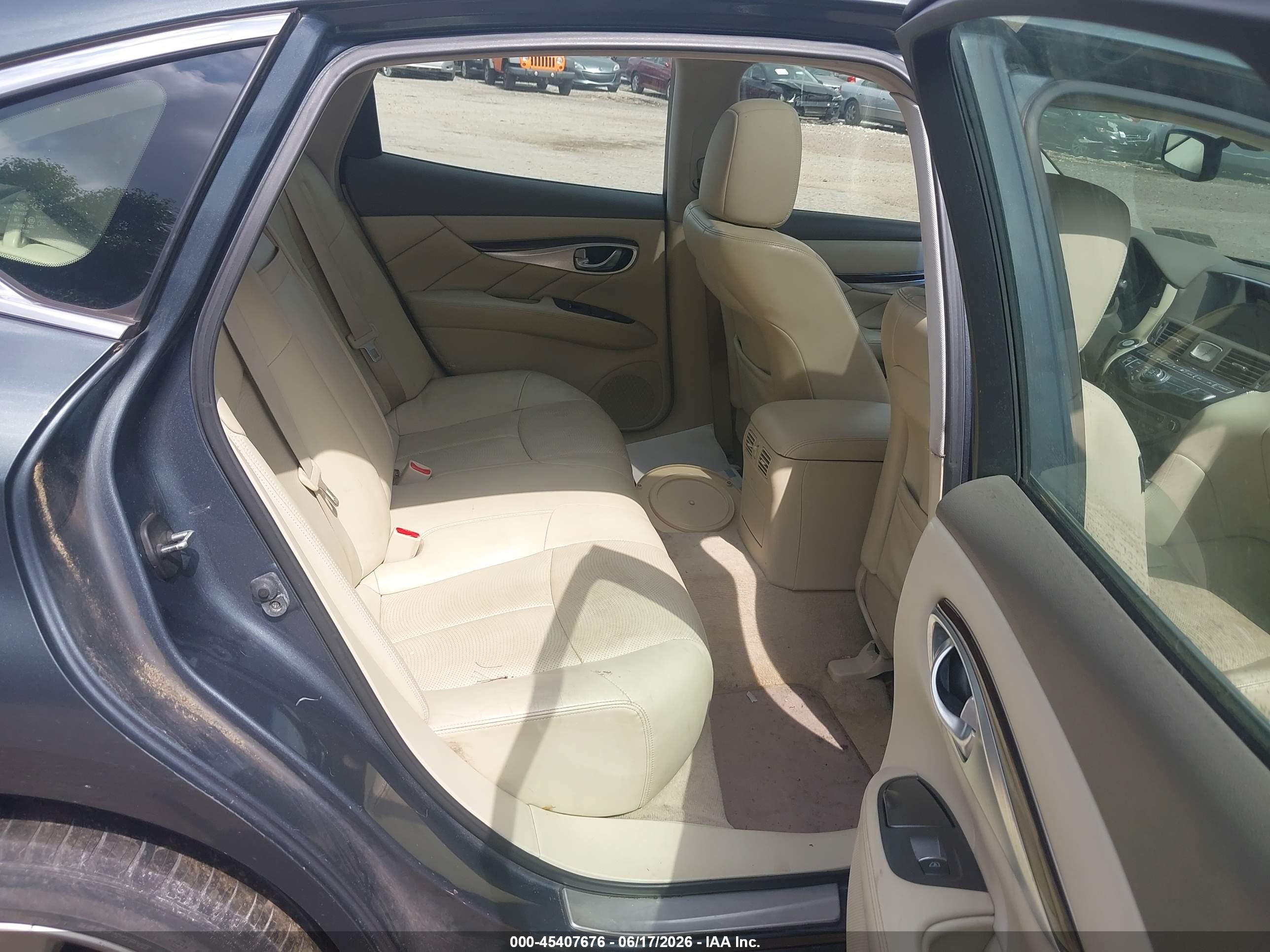 2012 Infiniti M37x   Blue vin: JN1BY1AR6CM395113