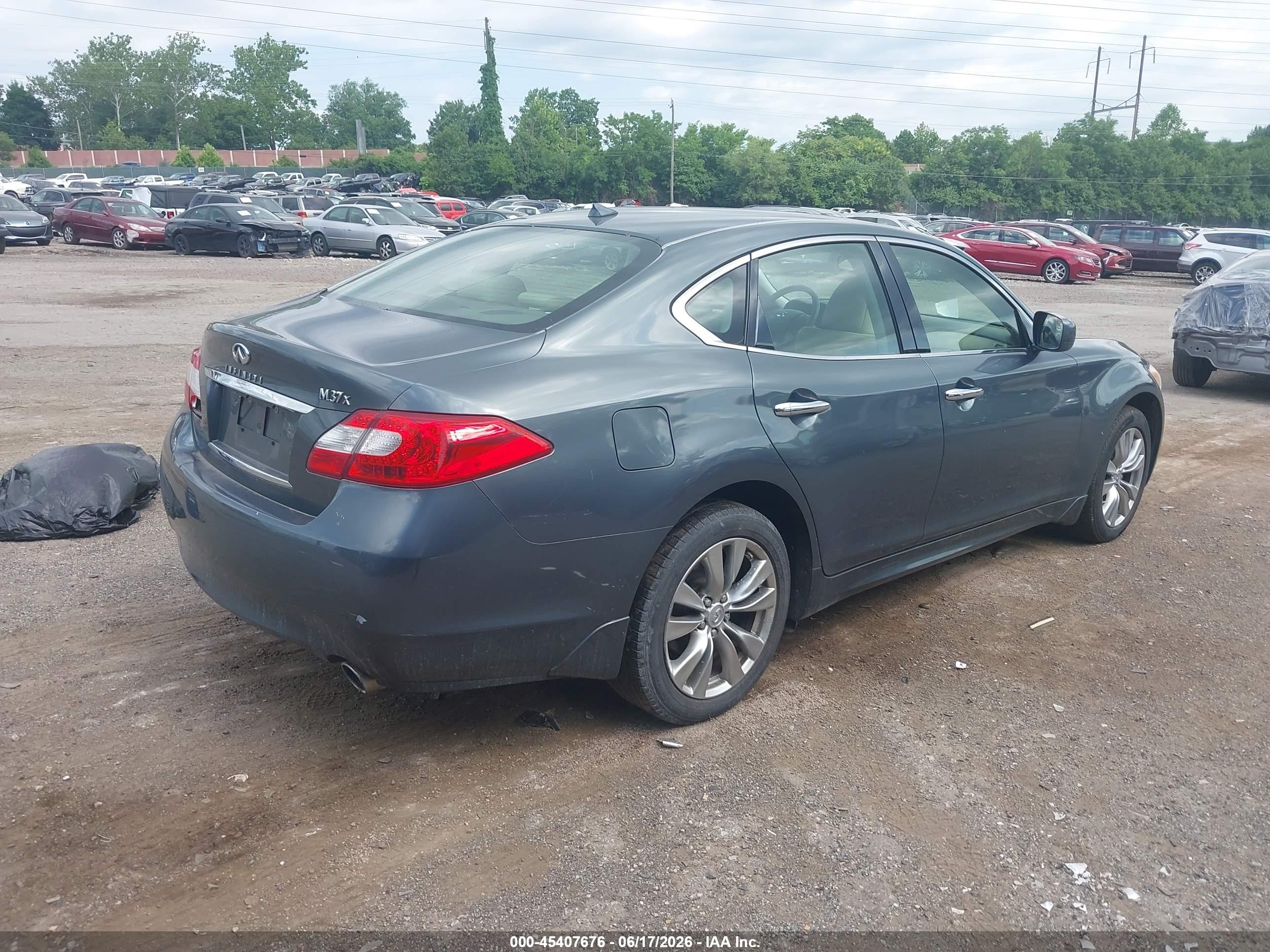 2012 Infiniti M37x   Blue vin: JN1BY1AR6CM395113