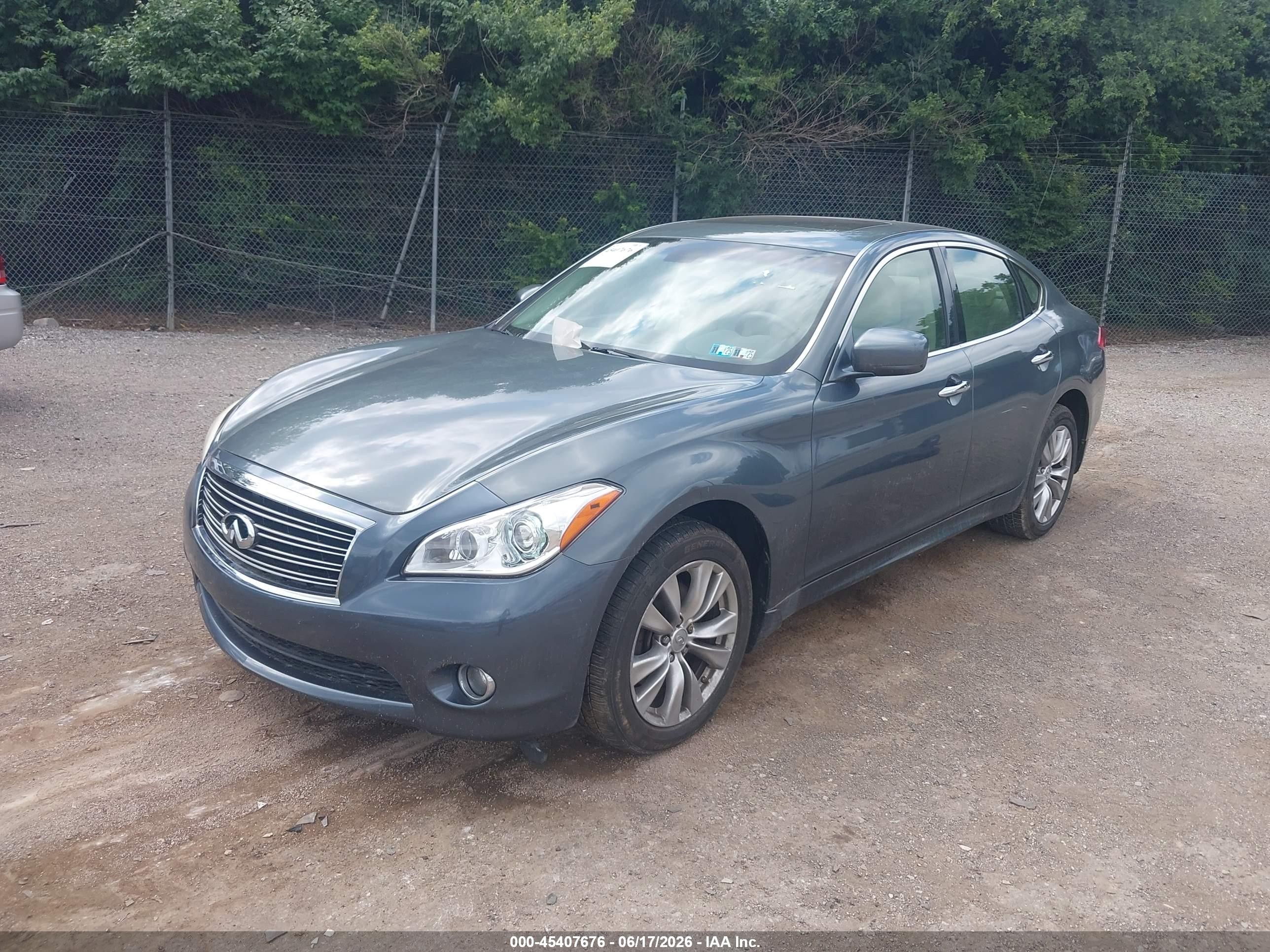2012 Infiniti M37x   Blue vin: JN1BY1AR6CM395113