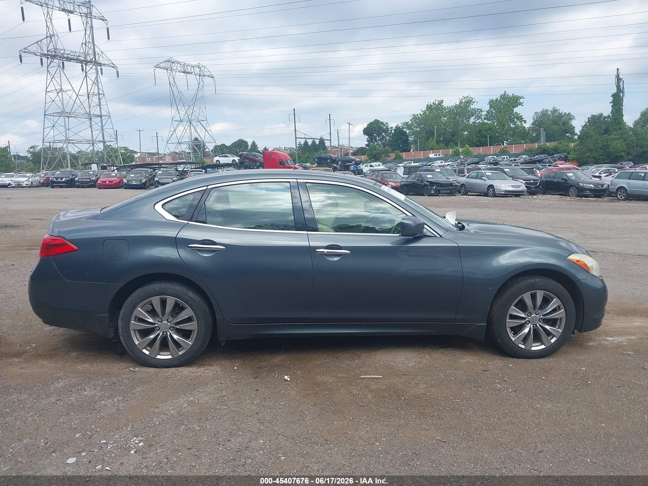 2012 Infiniti M37x   Blue vin: JN1BY1AR6CM395113