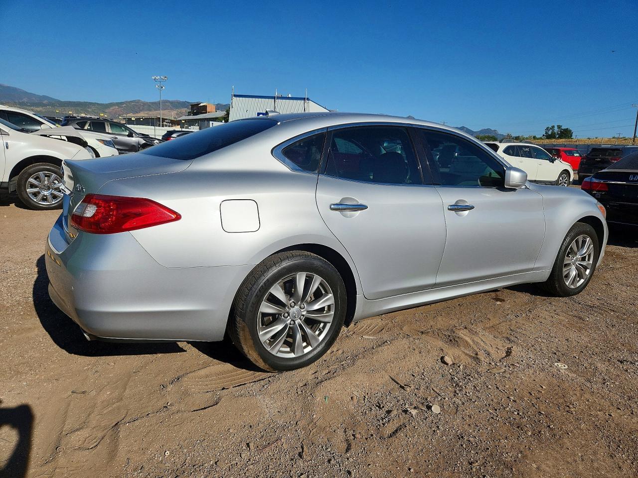 2013 Infiniti M37 X Silver vin: JN1BY1AR6DM602312