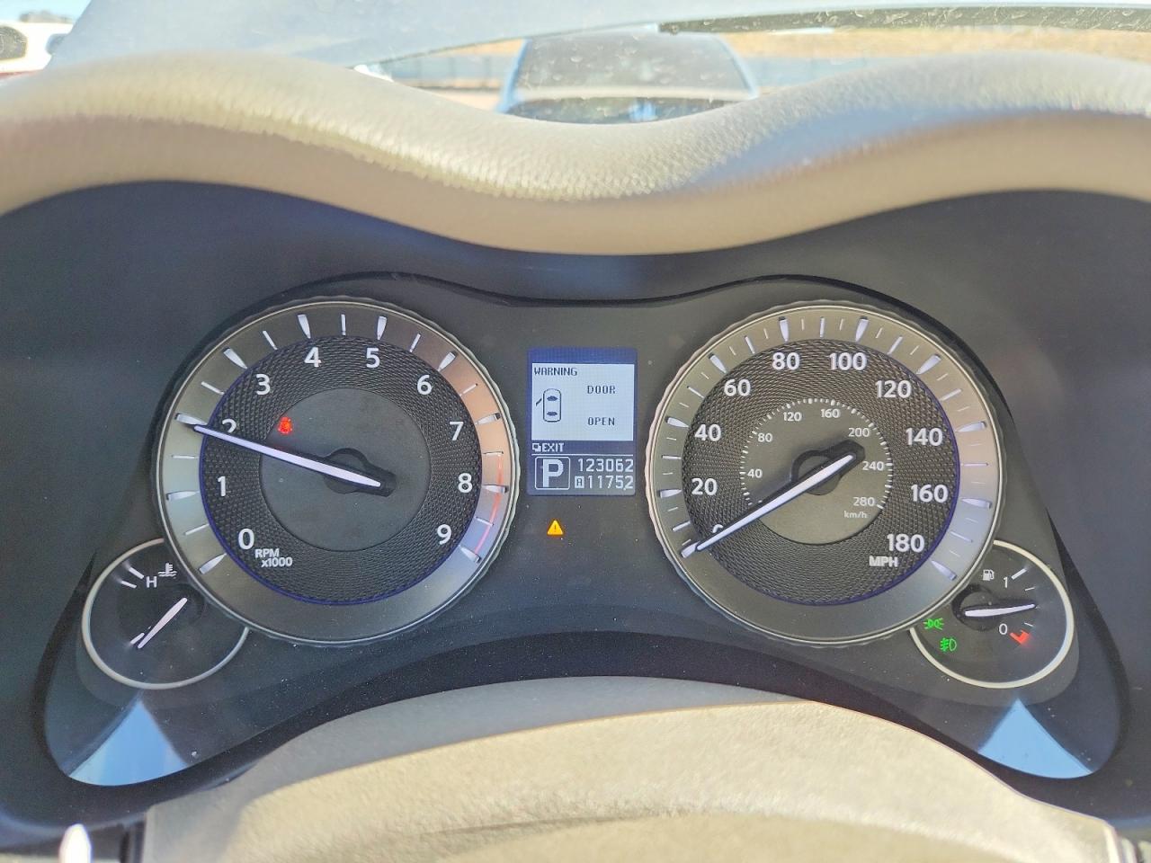 2013 Infiniti M37 X Silver vin: JN1BY1AR6DM602312