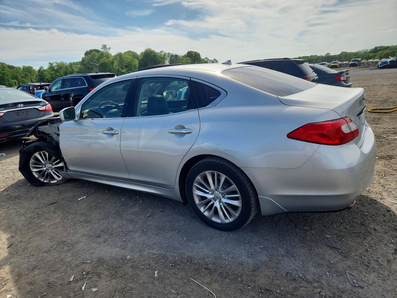 2012 Infiniti M37 X Silver vin: JN1BY1AR7CM394116