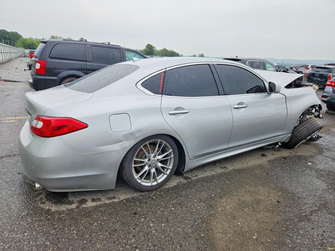 2013 Infiniti M37 X Silver vin: JN1BY1AR7DM602593