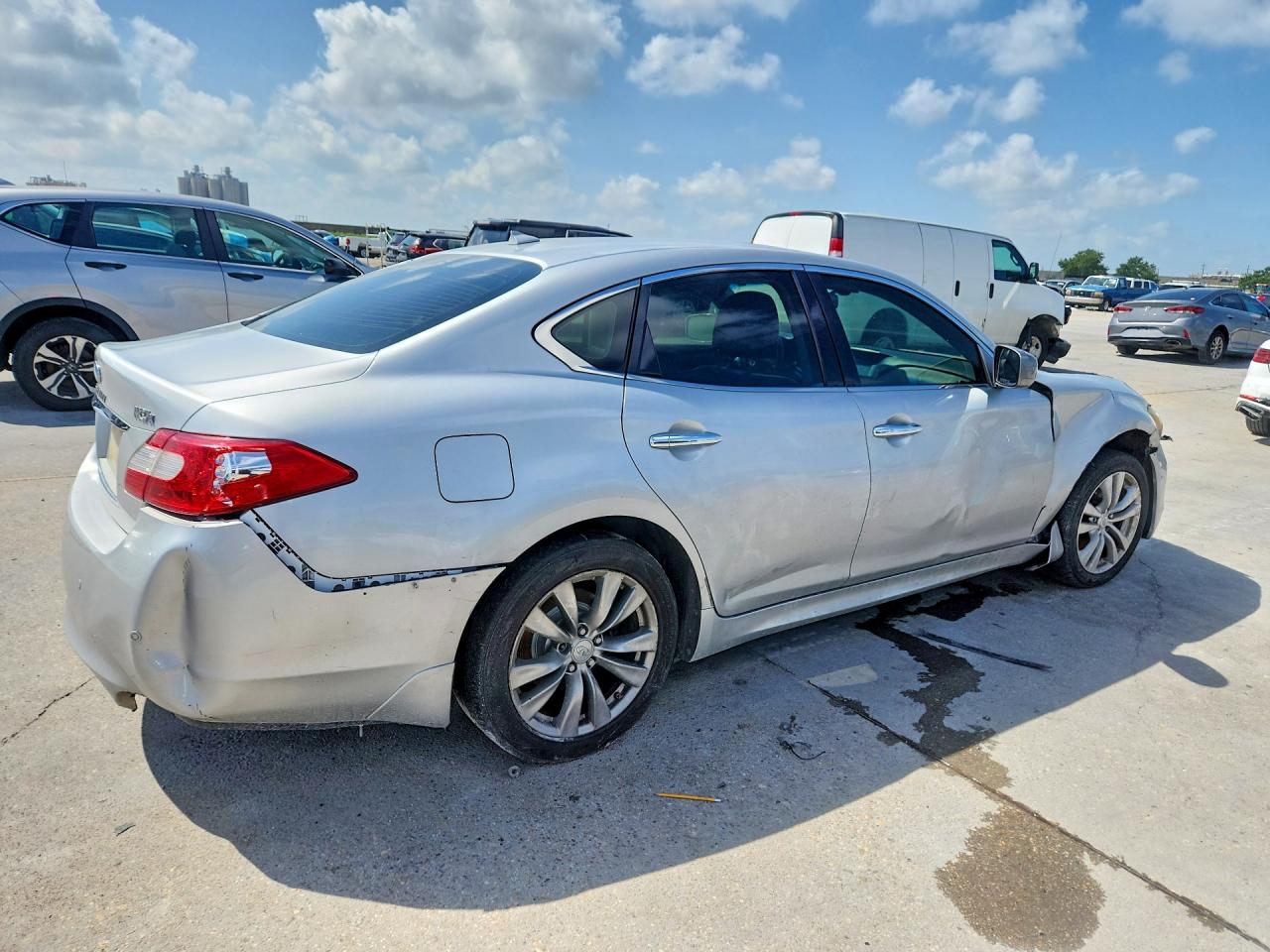 2013 Infiniti M37 X Silver vin: JN1BY1AR7DM604117