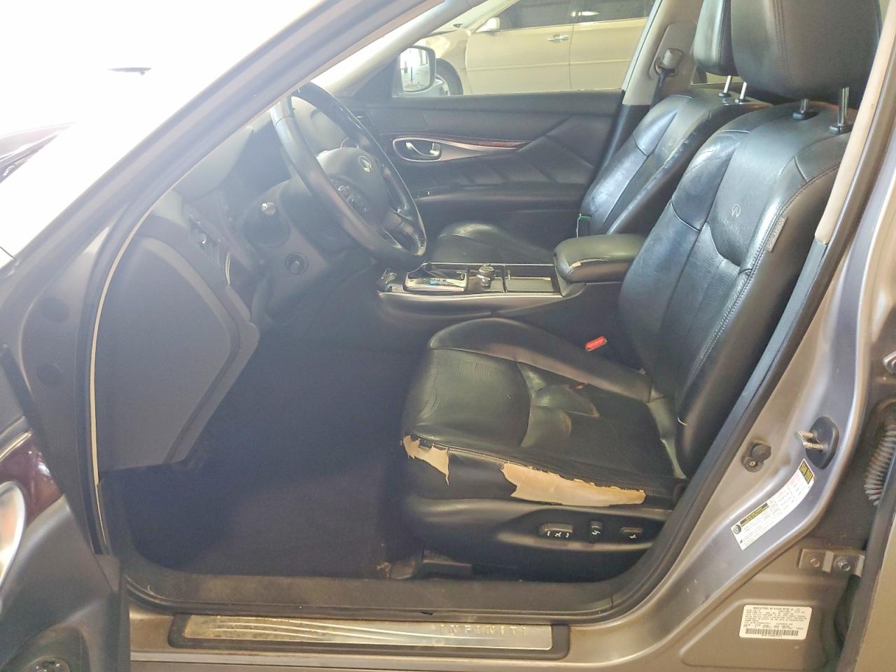 2011 Infiniti M37 X Silver vin: JN1BY1AR8BM375671