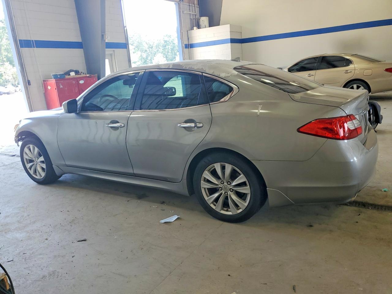 2011 Infiniti M37 X Silver vin: JN1BY1AR8BM375671
