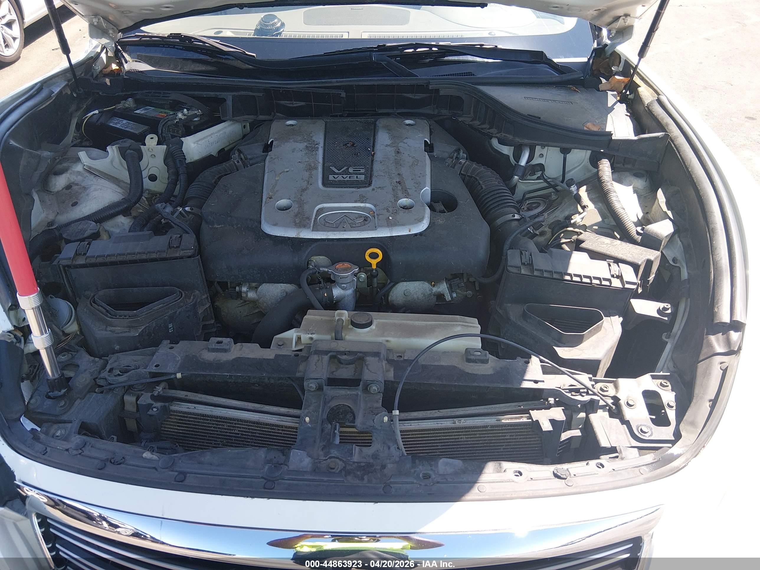 2012 Infiniti M37x   White vin: JN1BY1AR8CM393931