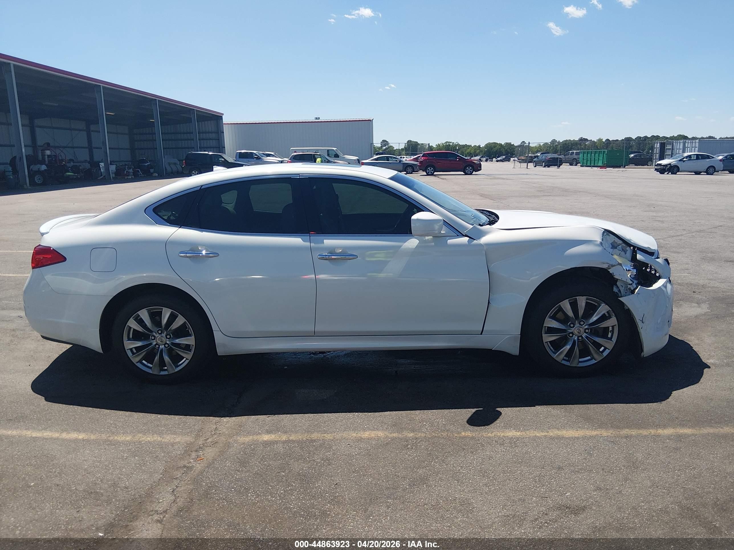 2012 Infiniti M37x   White vin: JN1BY1AR8CM393931