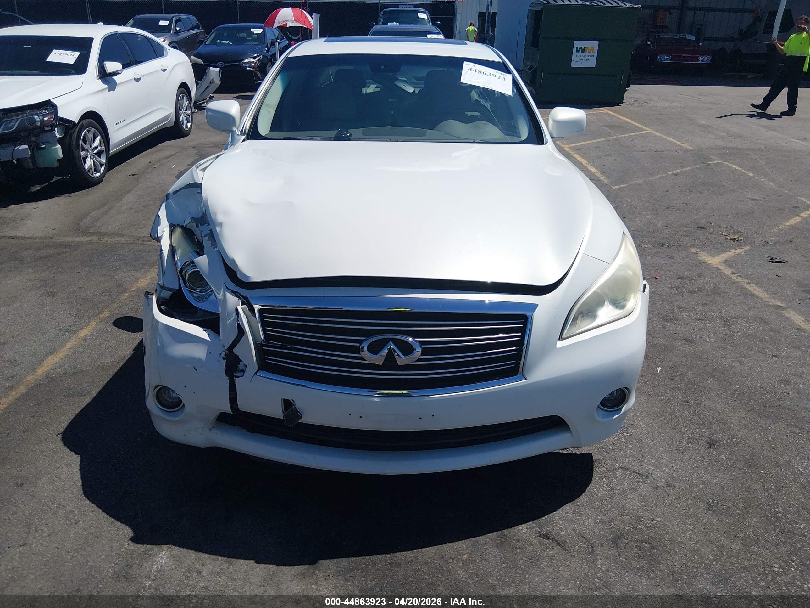 2012 Infiniti M37x   White vin: JN1BY1AR8CM393931
