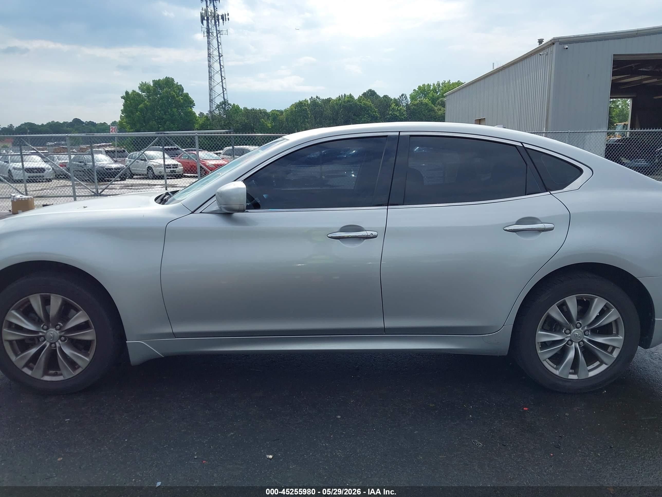 2012 Infiniti M37x   Silver vin: JN1BY1AR8CM394173