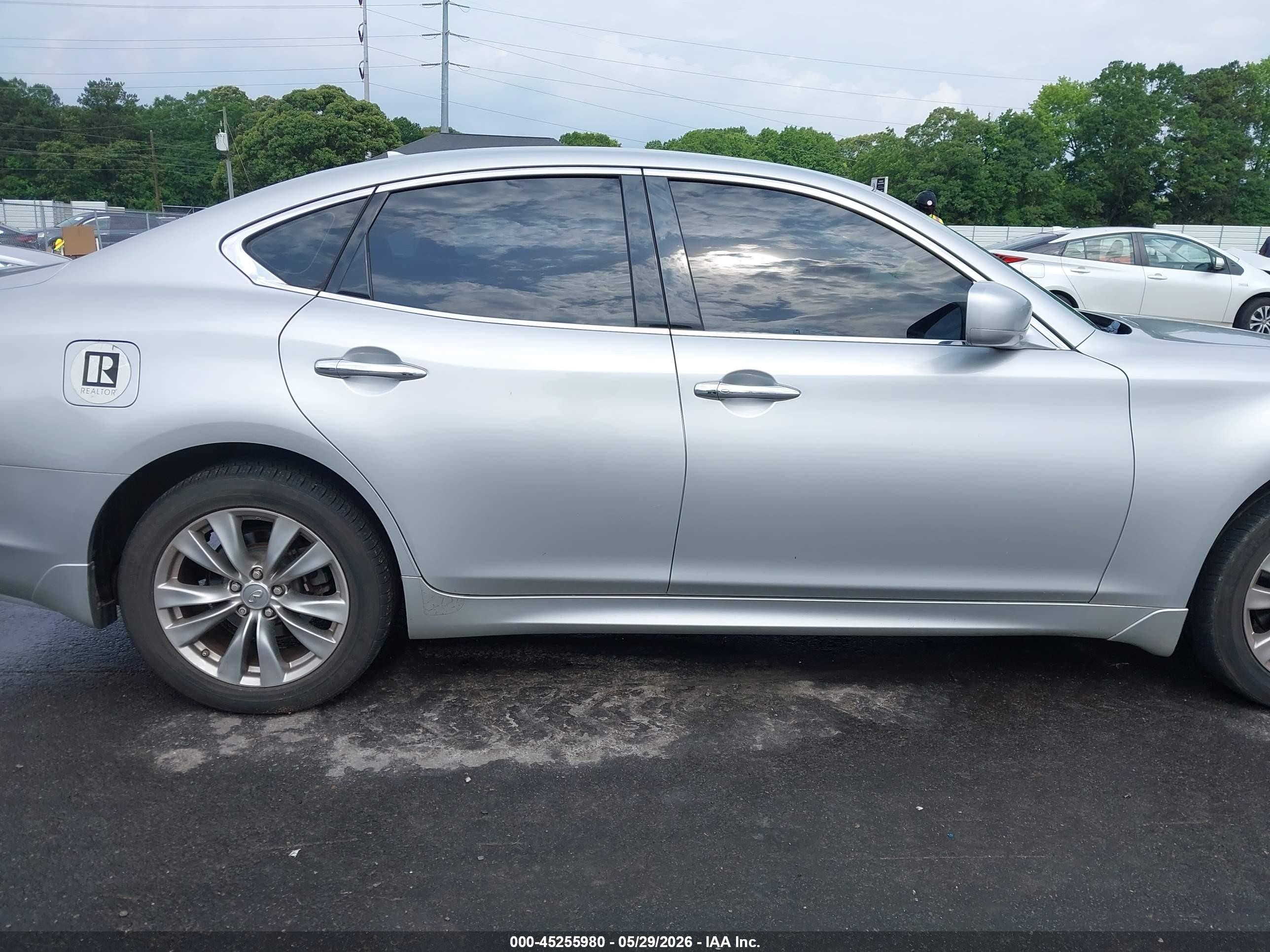 2012 Infiniti M37x   Silver vin: JN1BY1AR8CM394173
