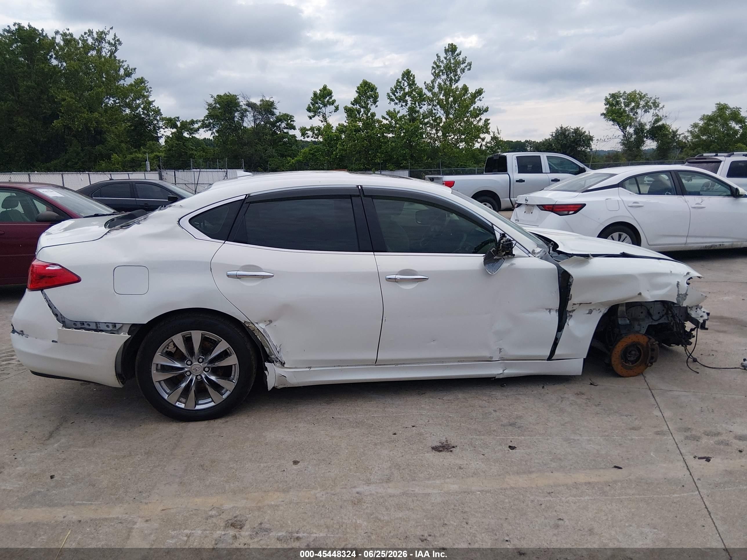 2012 Infiniti M37x   White vin: JN1BY1AR8CM394903