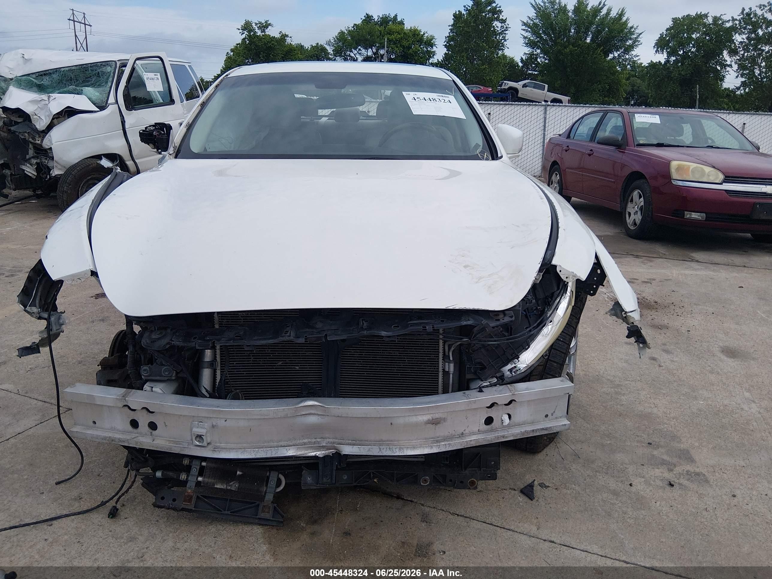 2012 Infiniti M37x   White vin: JN1BY1AR8CM394903