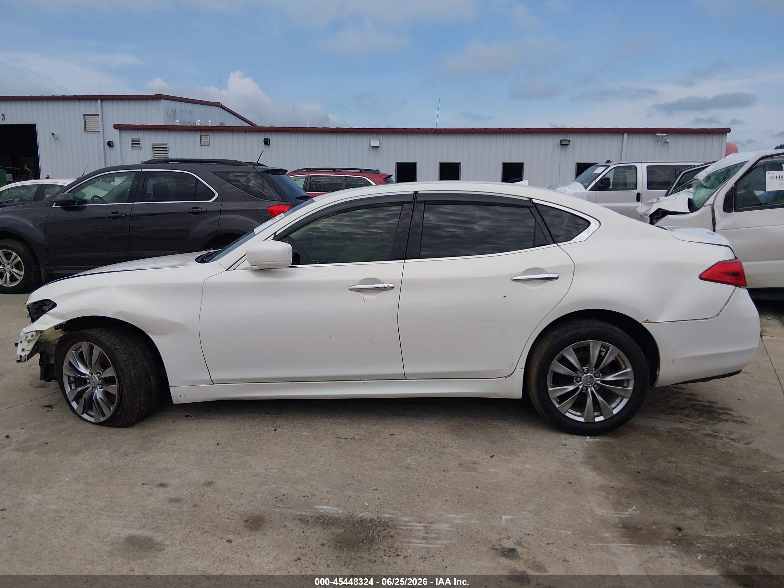 2012 Infiniti M37x   White vin: JN1BY1AR8CM394903
