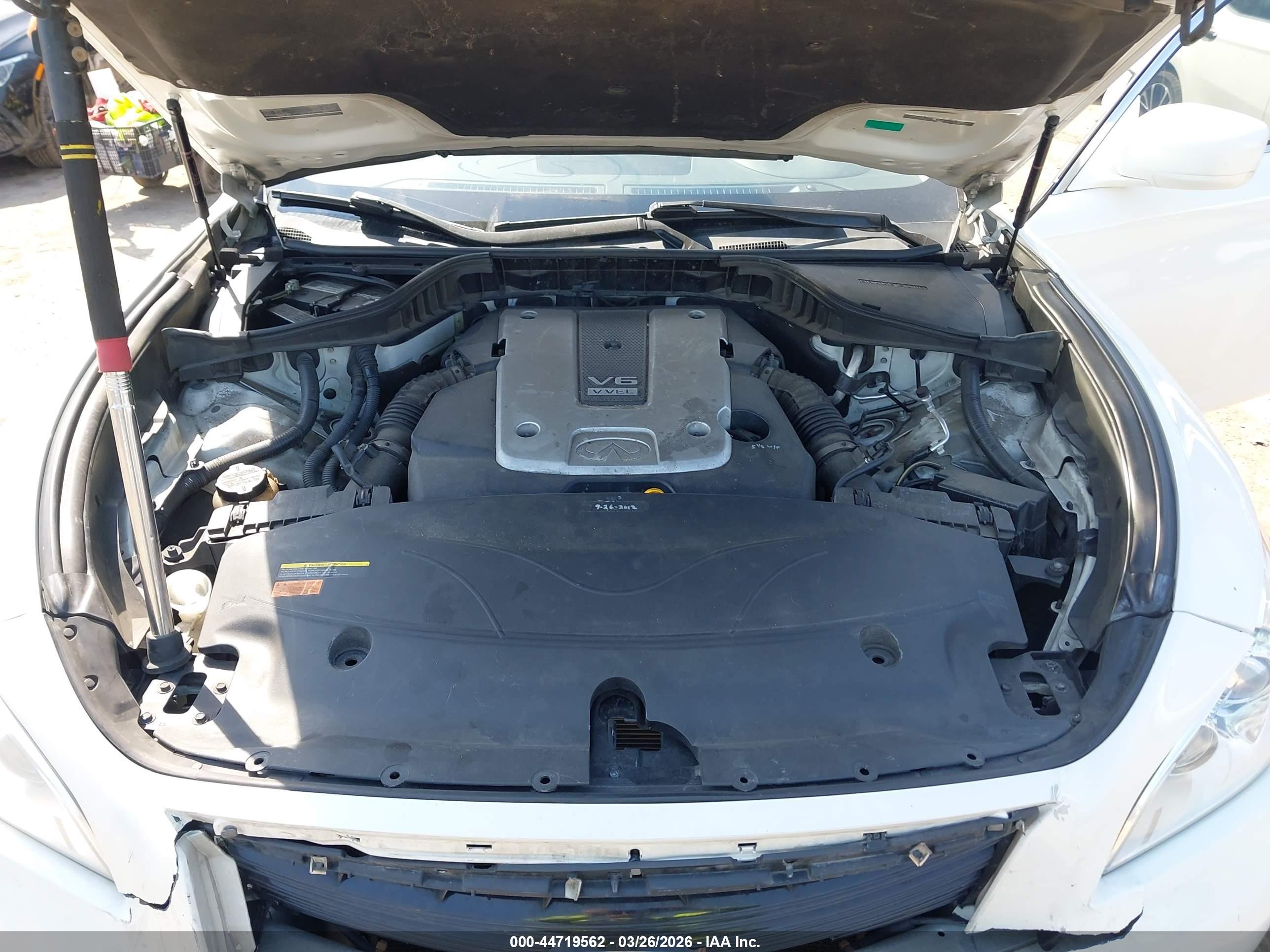 2012 Infiniti M37x   White vin: JN1BY1AR8CM395582