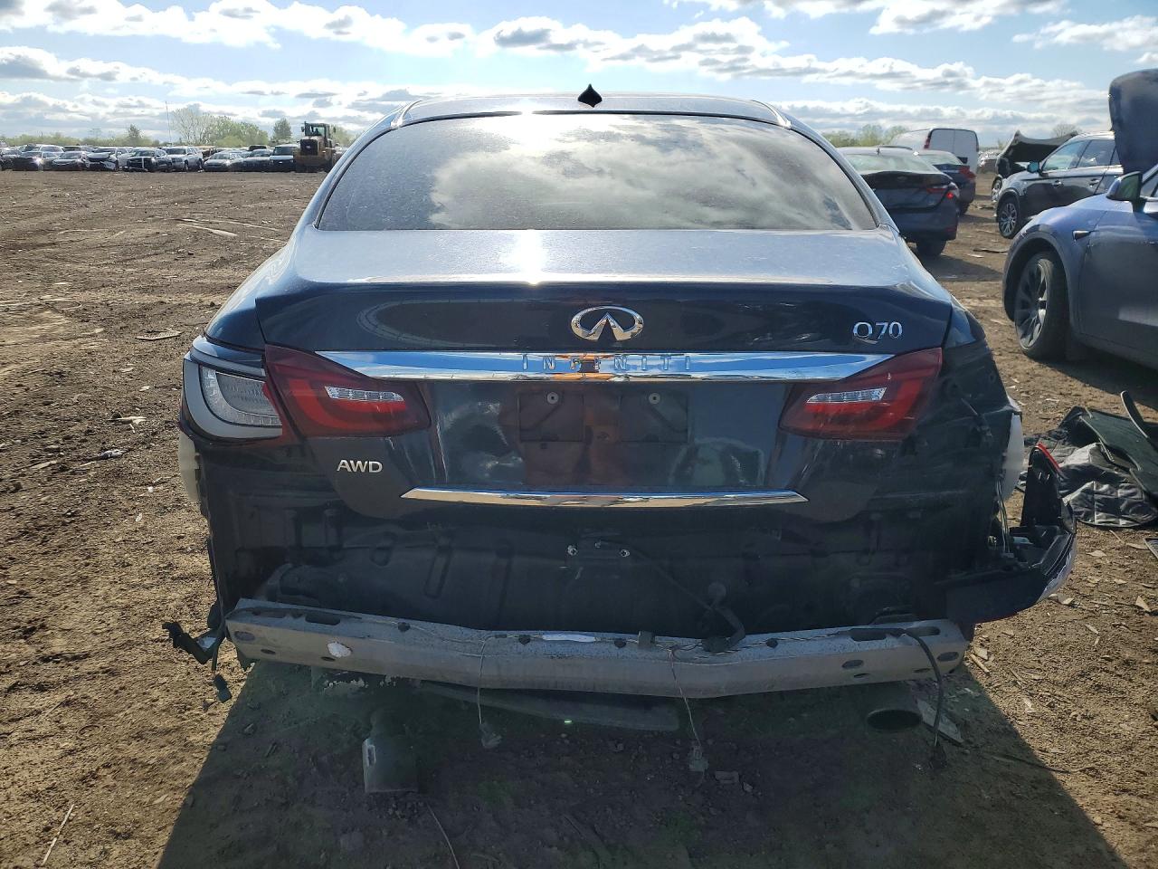 2015 Infiniti Q70 3.7 Blue vin: JN1BY1AR8FM562284