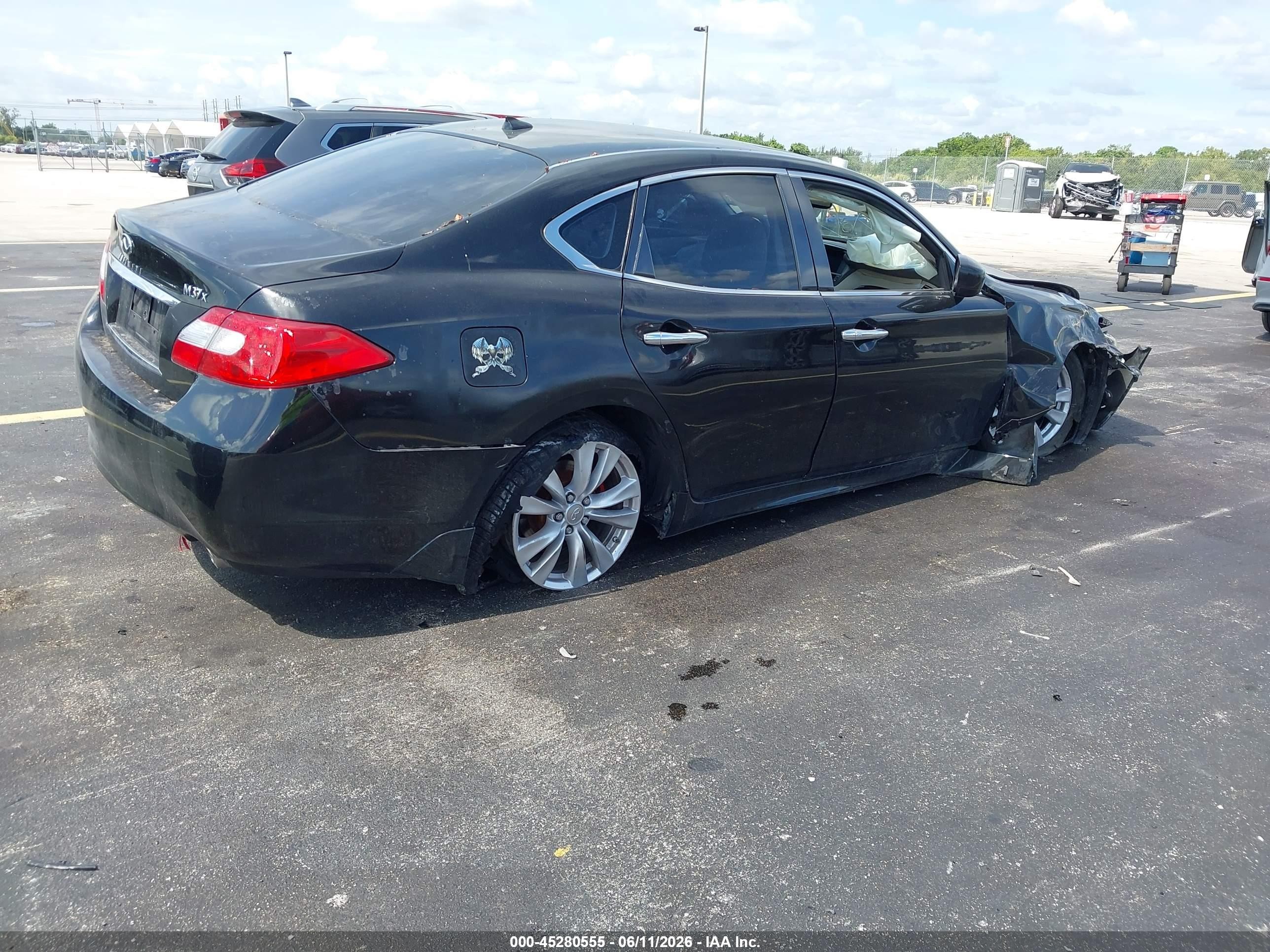 2011 Infiniti M37x Black vin: JN1BY1AR9BM371841